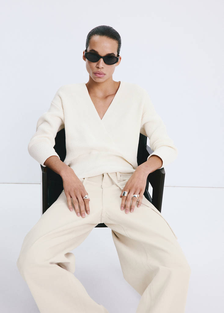 Ribbed crossover neckline jumper — Ecru