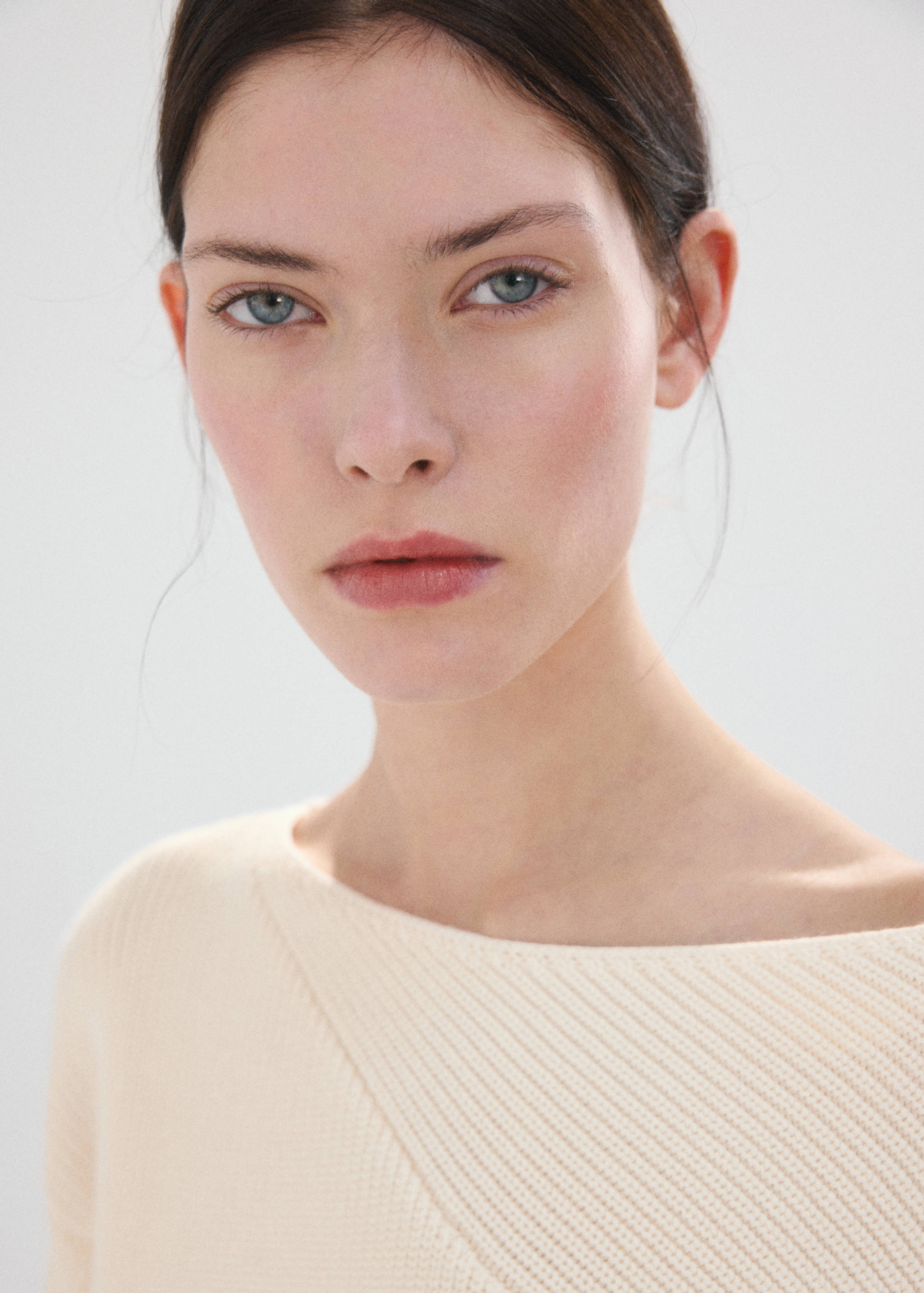 Sweter z dzianiny z dekoltem w łódkę - Szczegóły artykułu 1