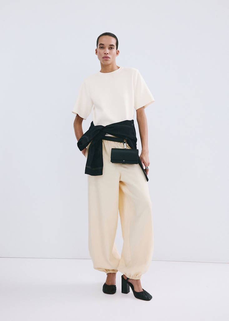 Short-sleeved knitted sweater — Off White