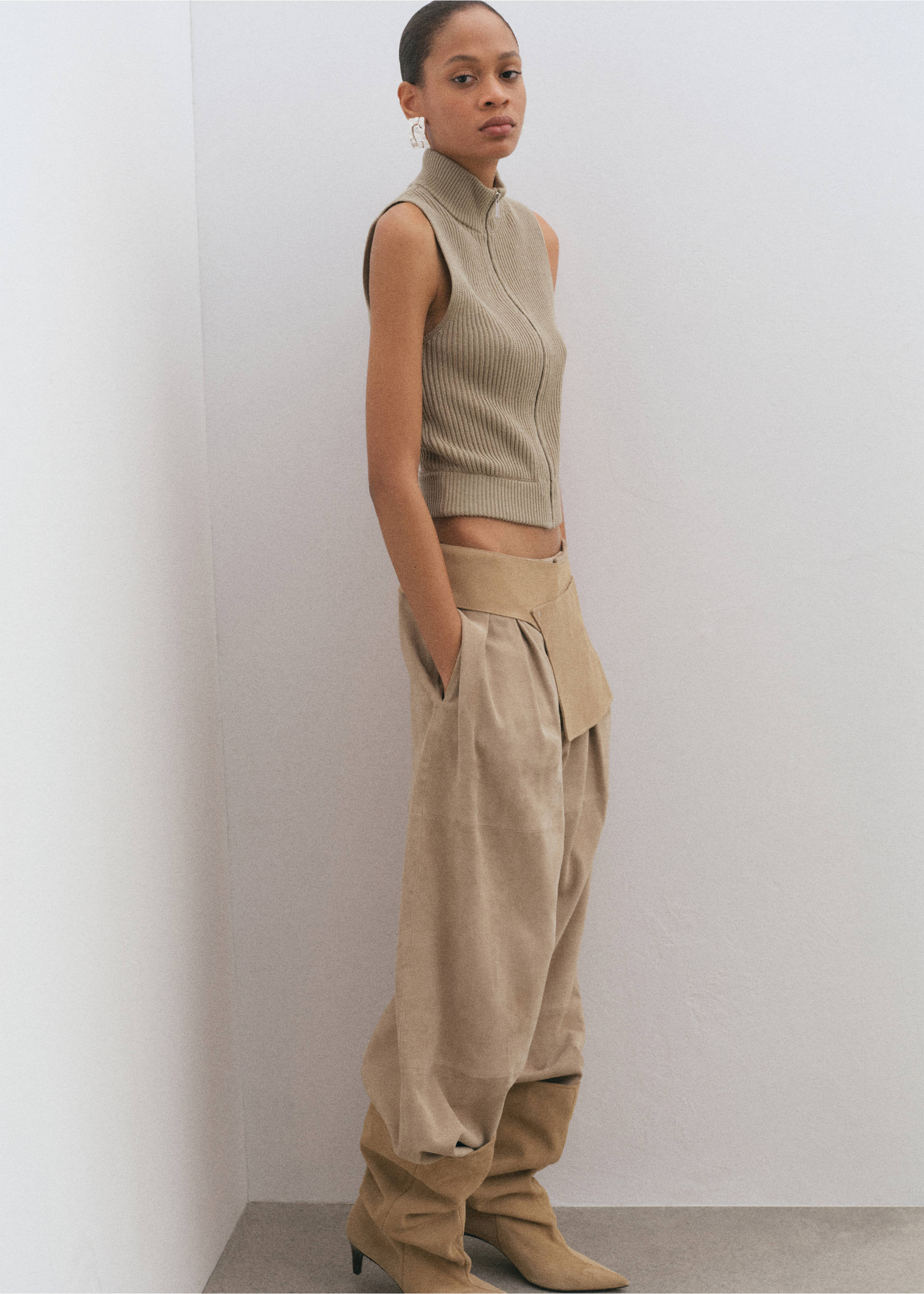 Ribbed knitted top with zip - General plane, Khaki. Ref: 27025844-00.