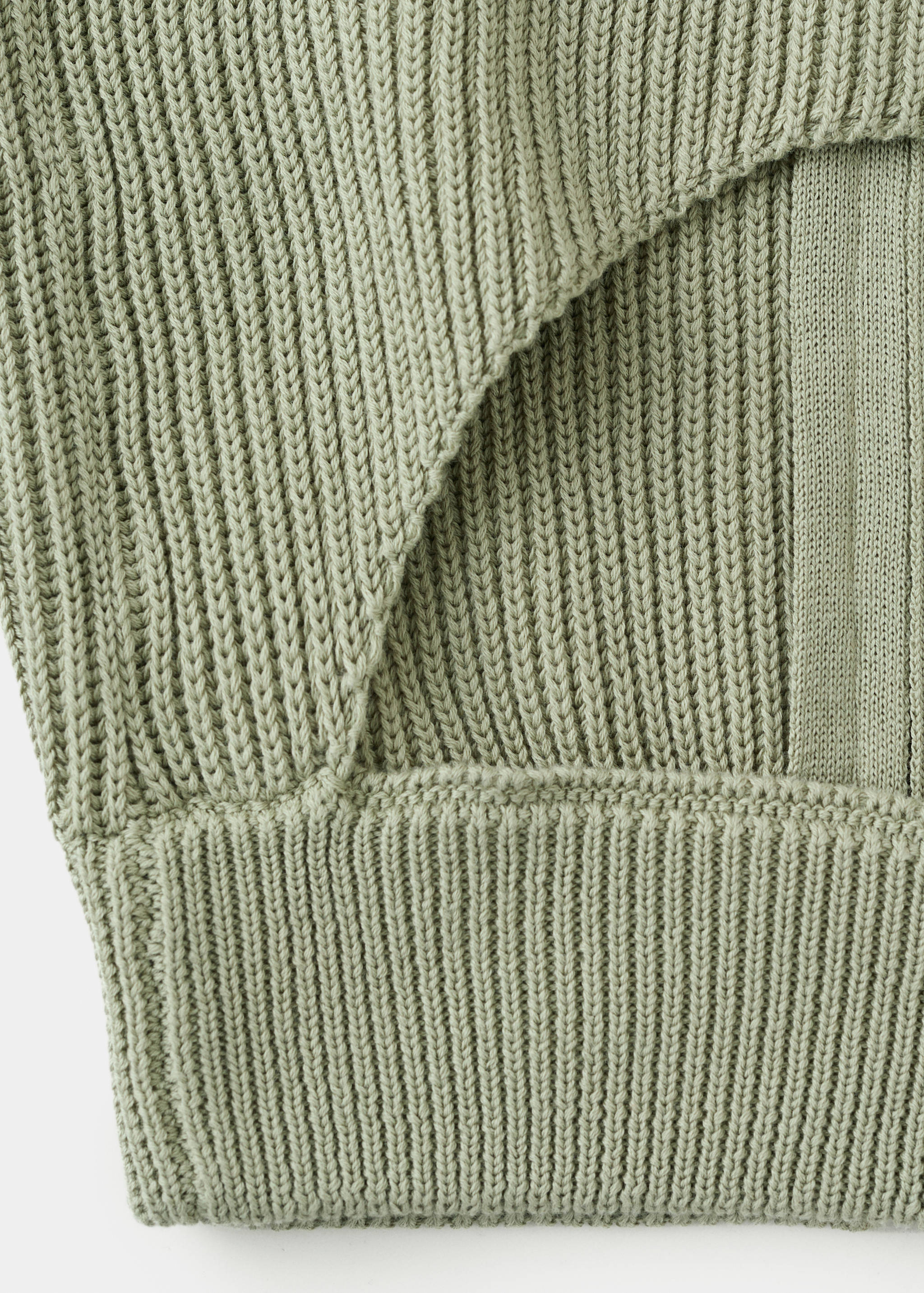 Ribbed knitted top with zip - Details of the article 0