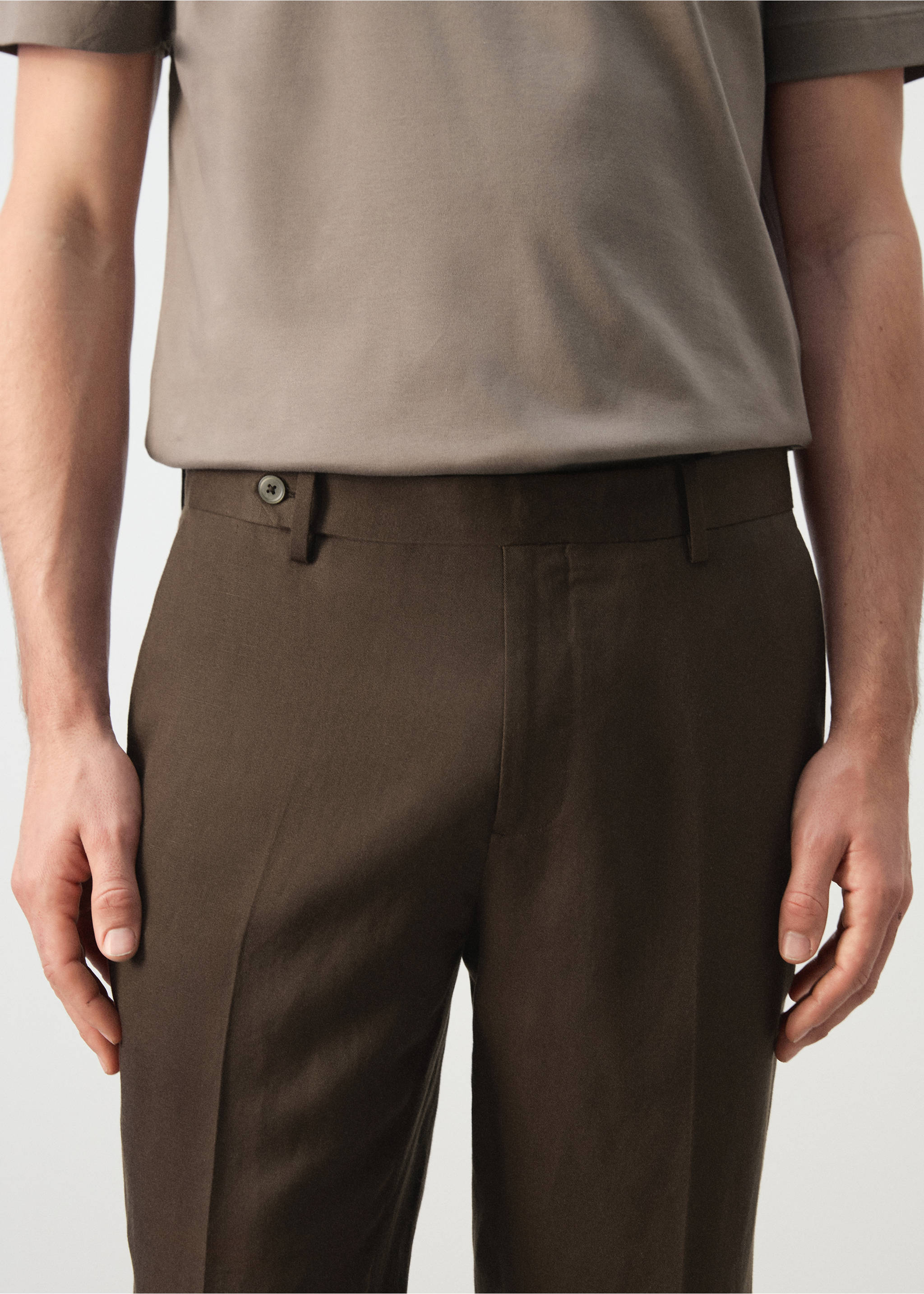 Pantalón slim fit lyocell lino - Detalle del artículo 1, Chocolate. Ref: 27025933-00.