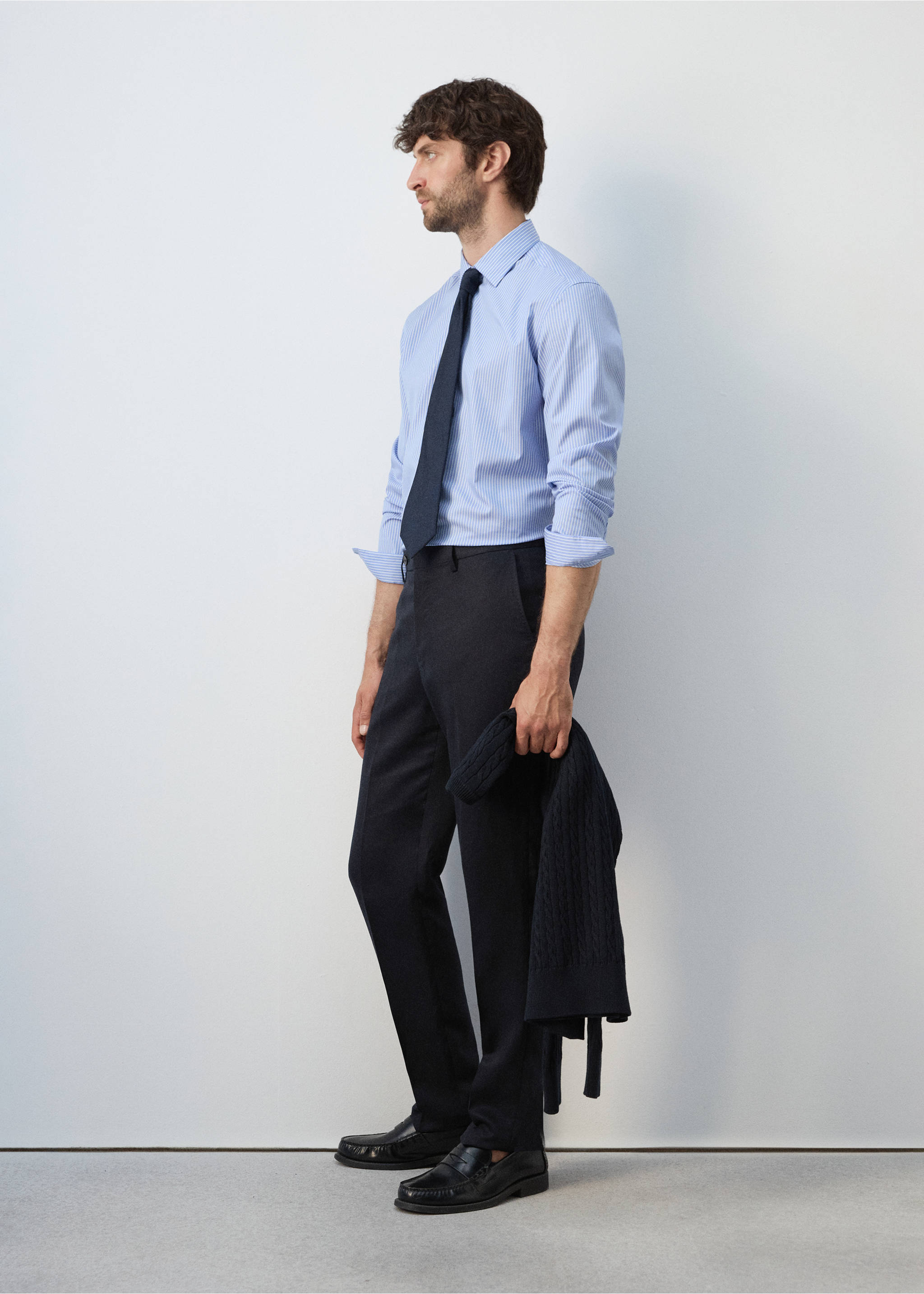 بنطلون سليم فيت لايوسل من الكتان - الجهة الخلفية للمنتج, أزرق غامق. Ref: 27025933-02.