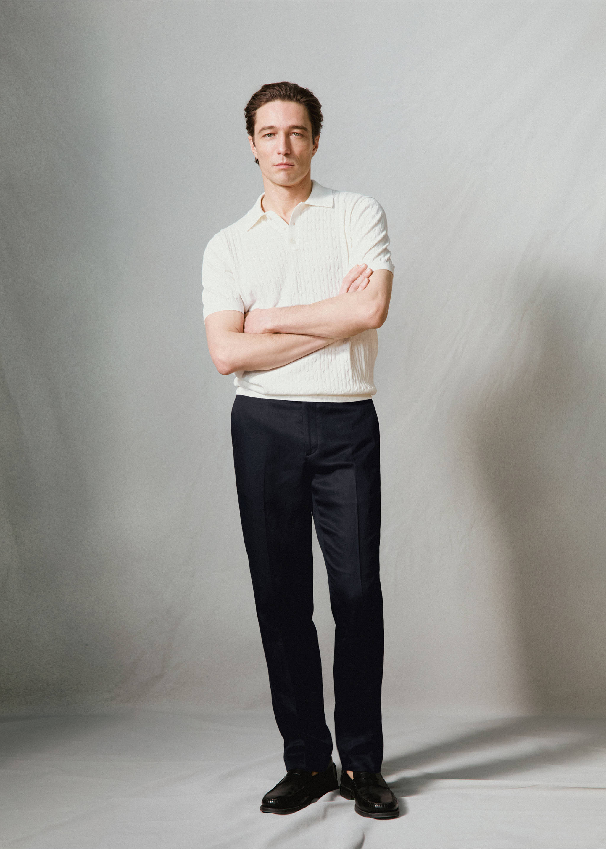 Slim-fit lyocell linen trousers - Details of the article 5, Navy. Ref: 27025933-00.