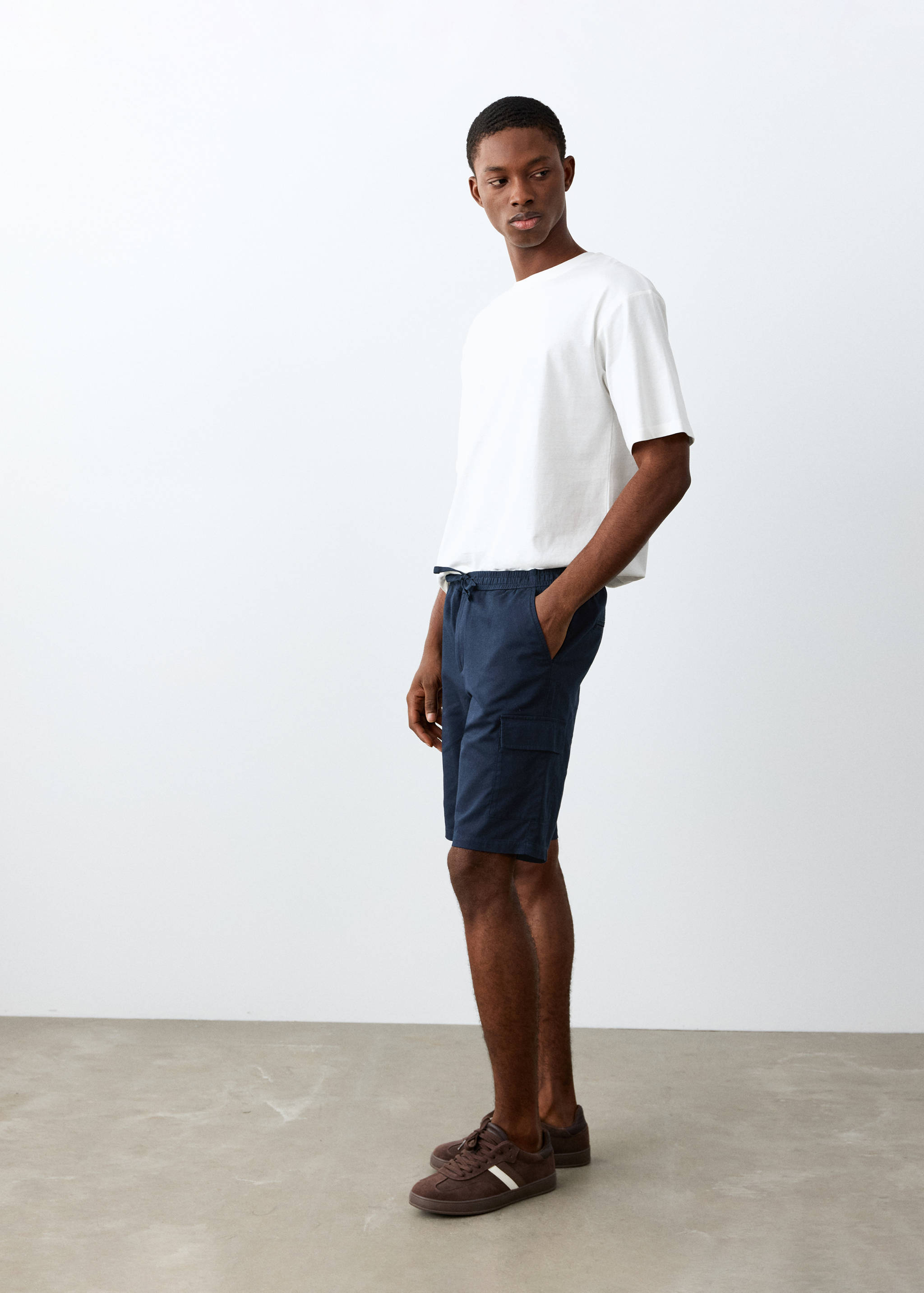 Bermudas bolsillos cargo - Plano medio