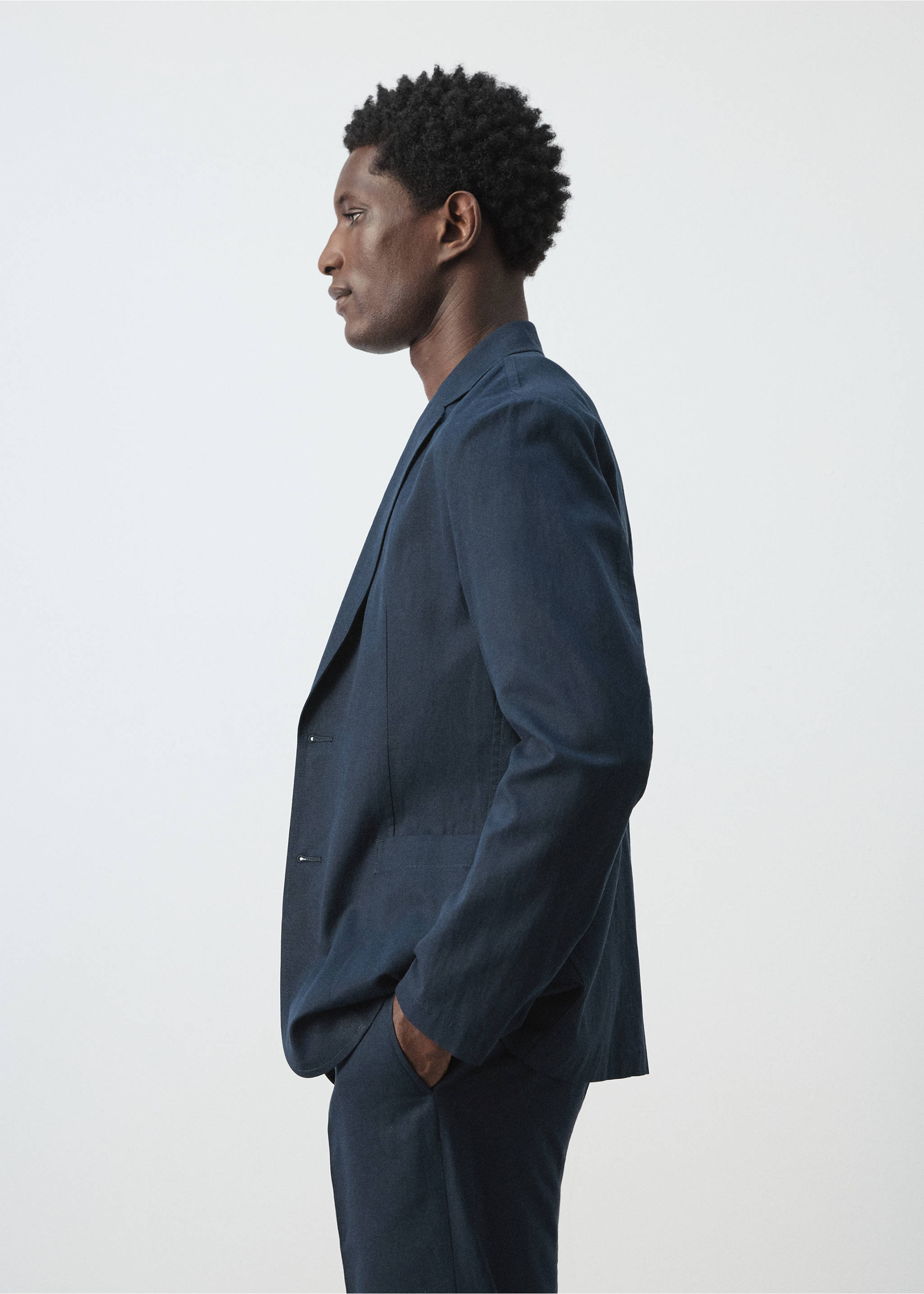 Костюмный пиджак slim fit лен и лиоцелл - Деталь изделия 2, Глубокий темно-синий. Ref: 27025945-00.