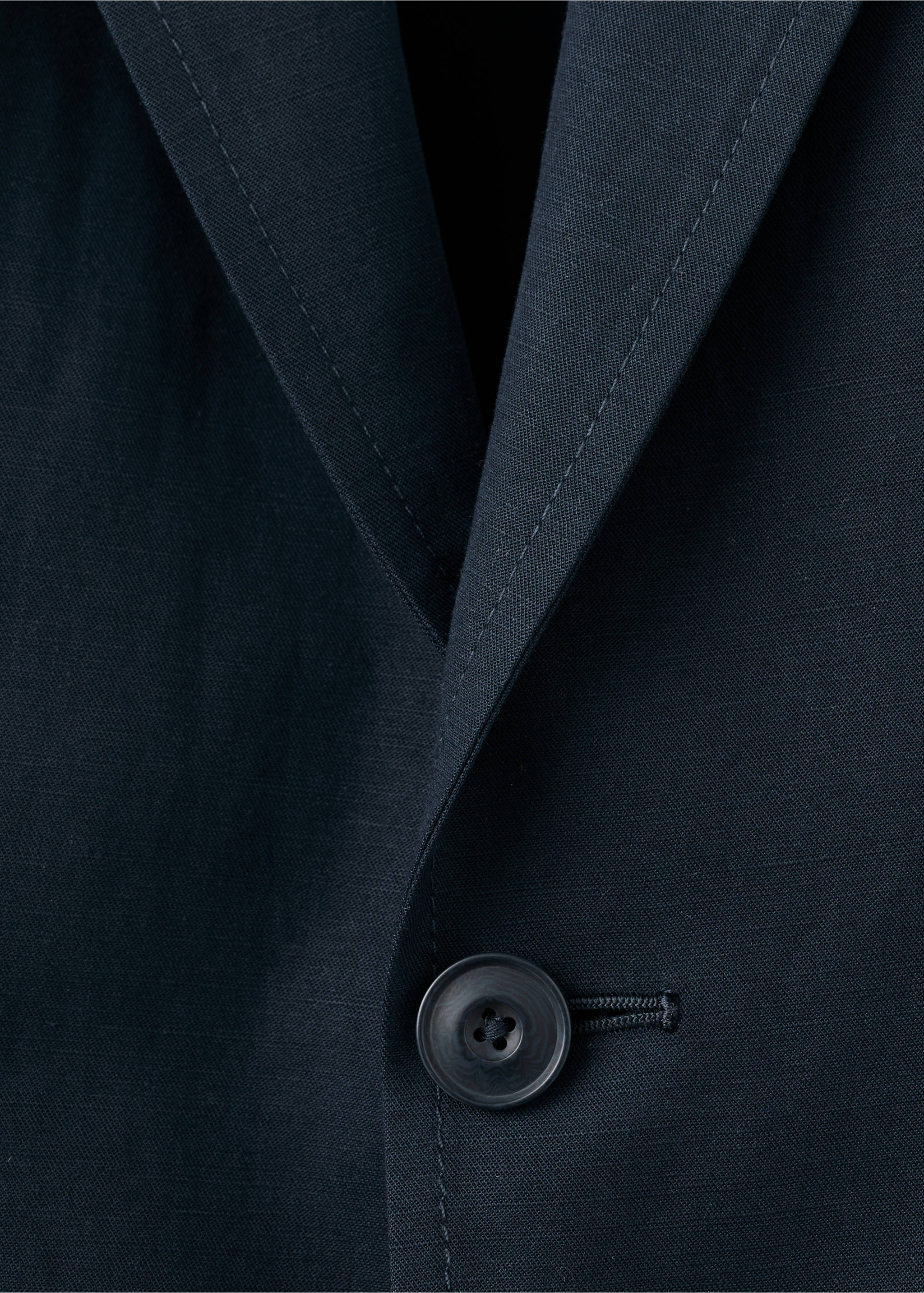 Slim-fit suit jacket made from a linen-lyocell blend - Details of the article 8, Navy. Ref: 27025945-00.
