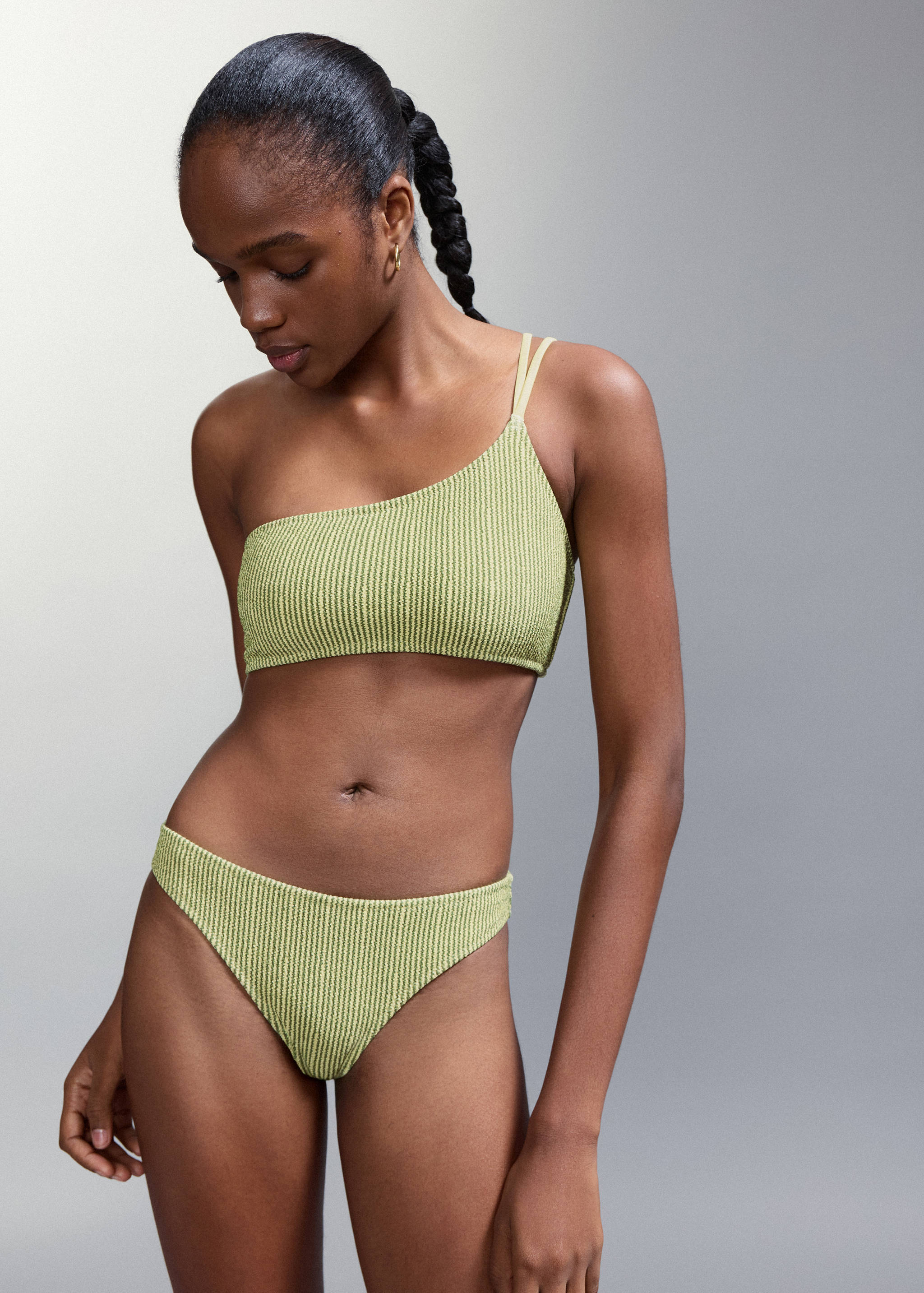Asymmetric bikini with classic briefs - Medium plane