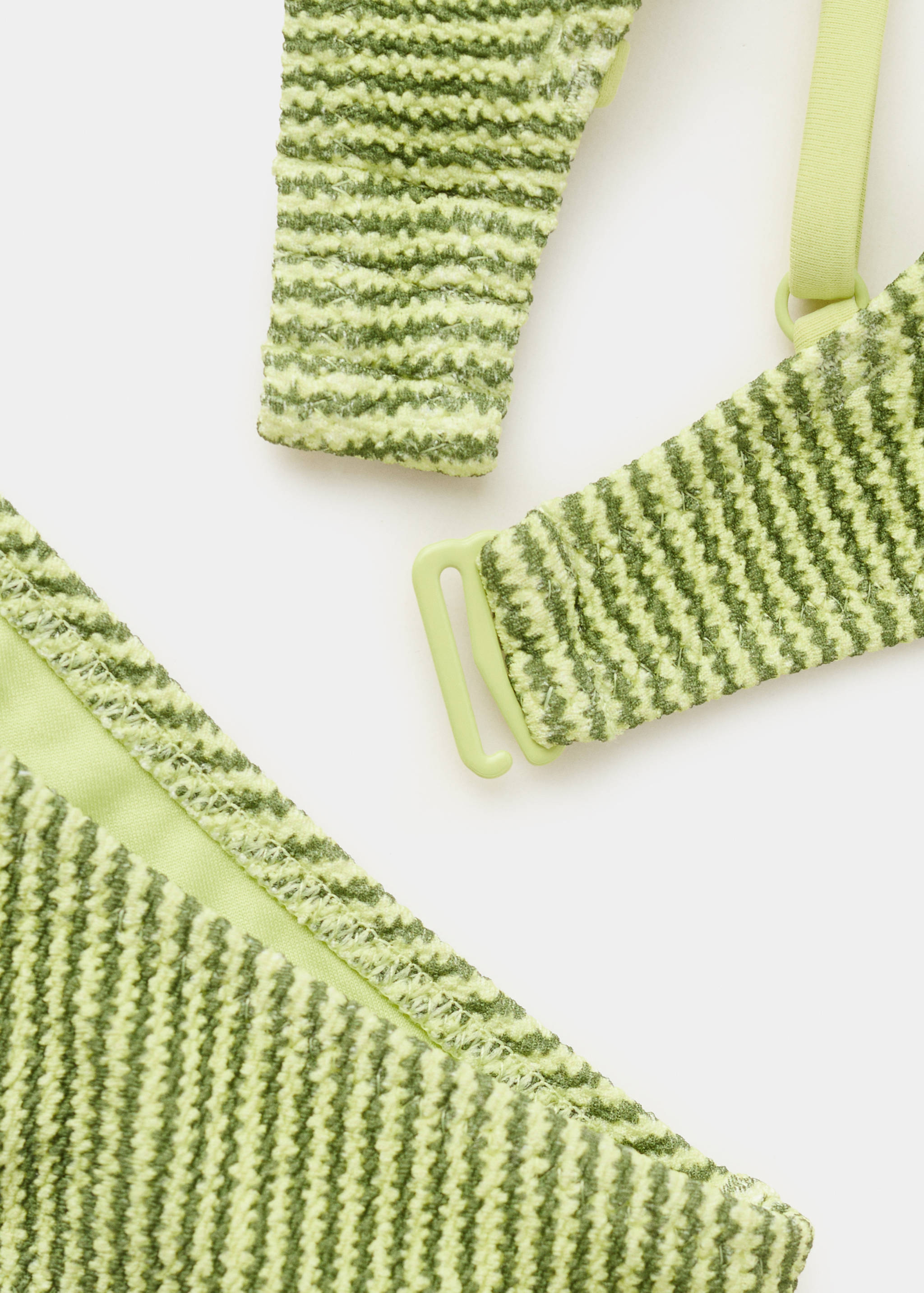 Asymmetric bikini with classic briefs - Details of the article 8