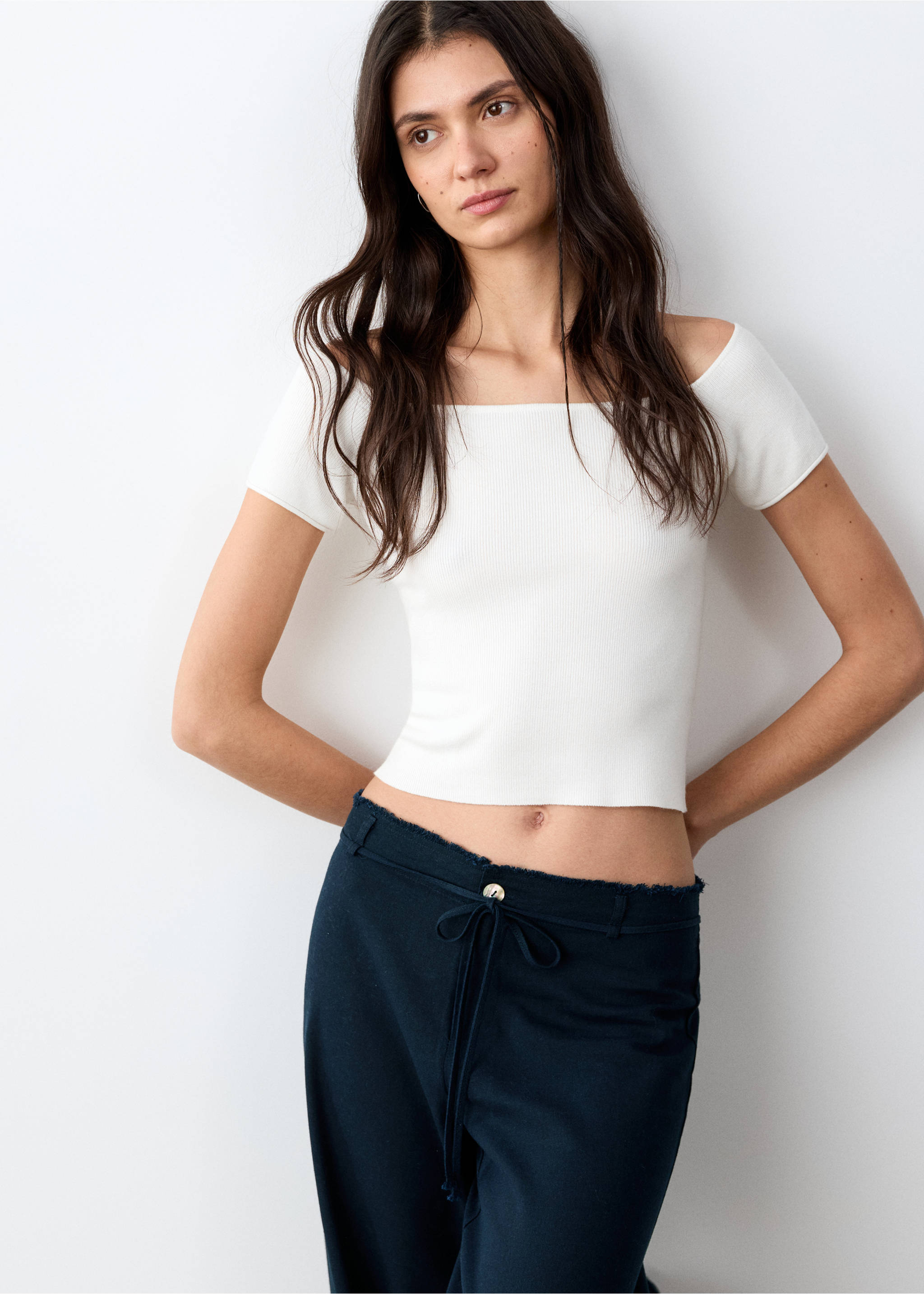 Straight-leg trousers with frayed details - Details of the article 2, Navy. Ref: 27025959-00.