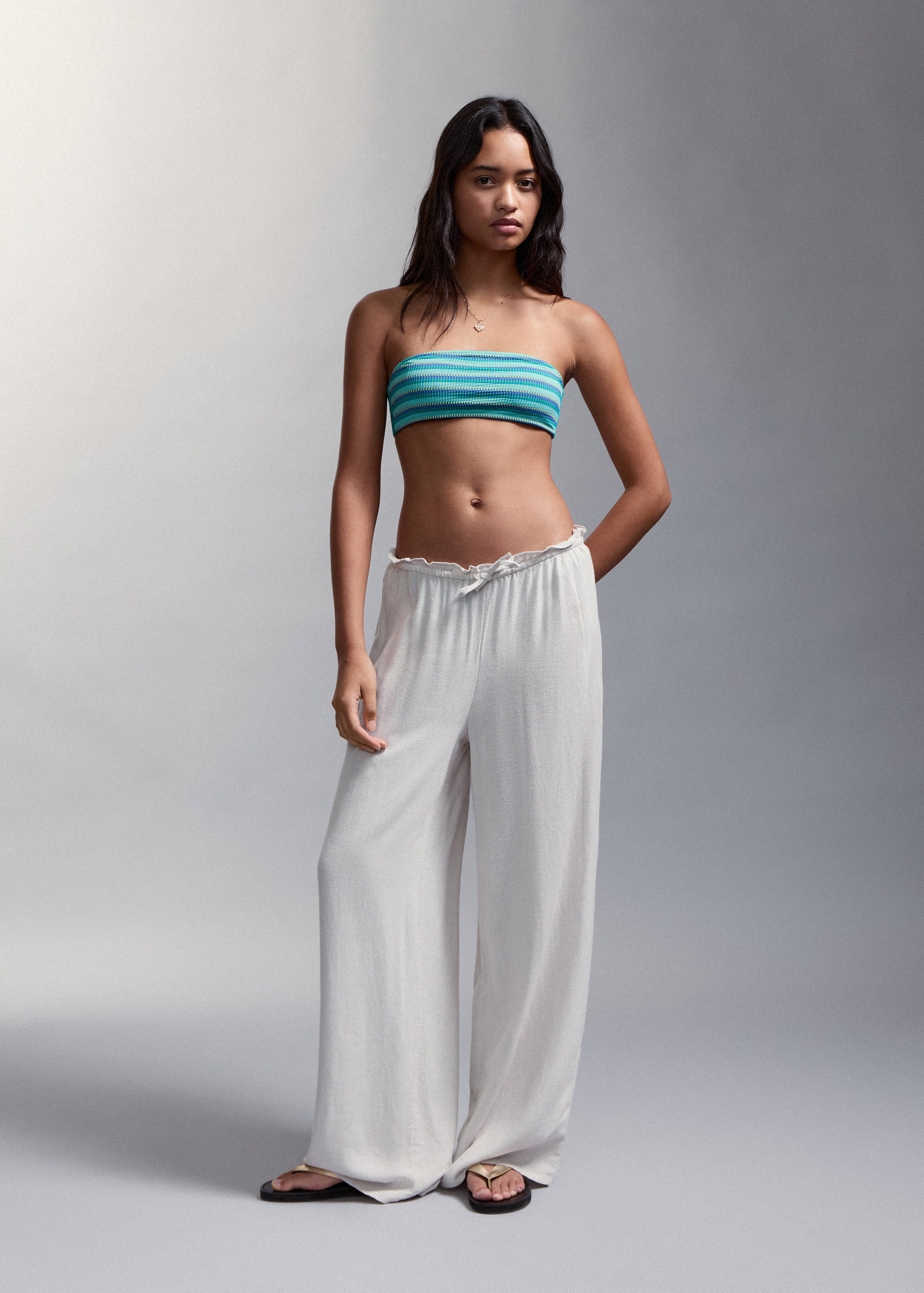 Bandeau bikini with mid-rise briefs - General plane