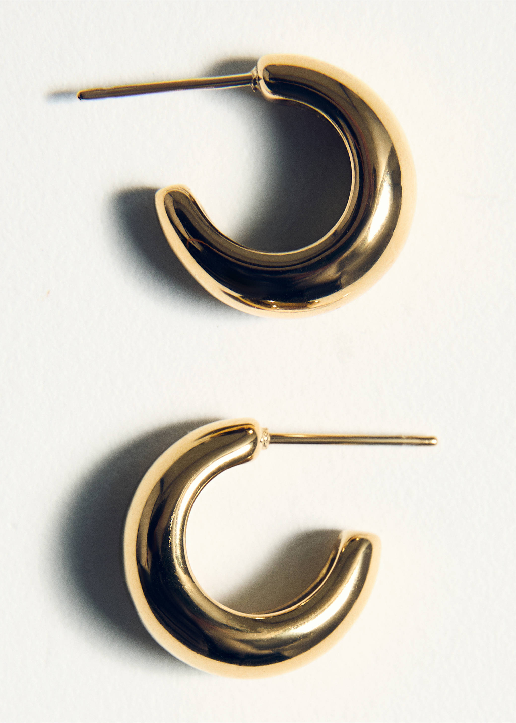 Stainless steel semi-hoop earrings - Details of the article 5, Gold. Ref: 27025979-00.