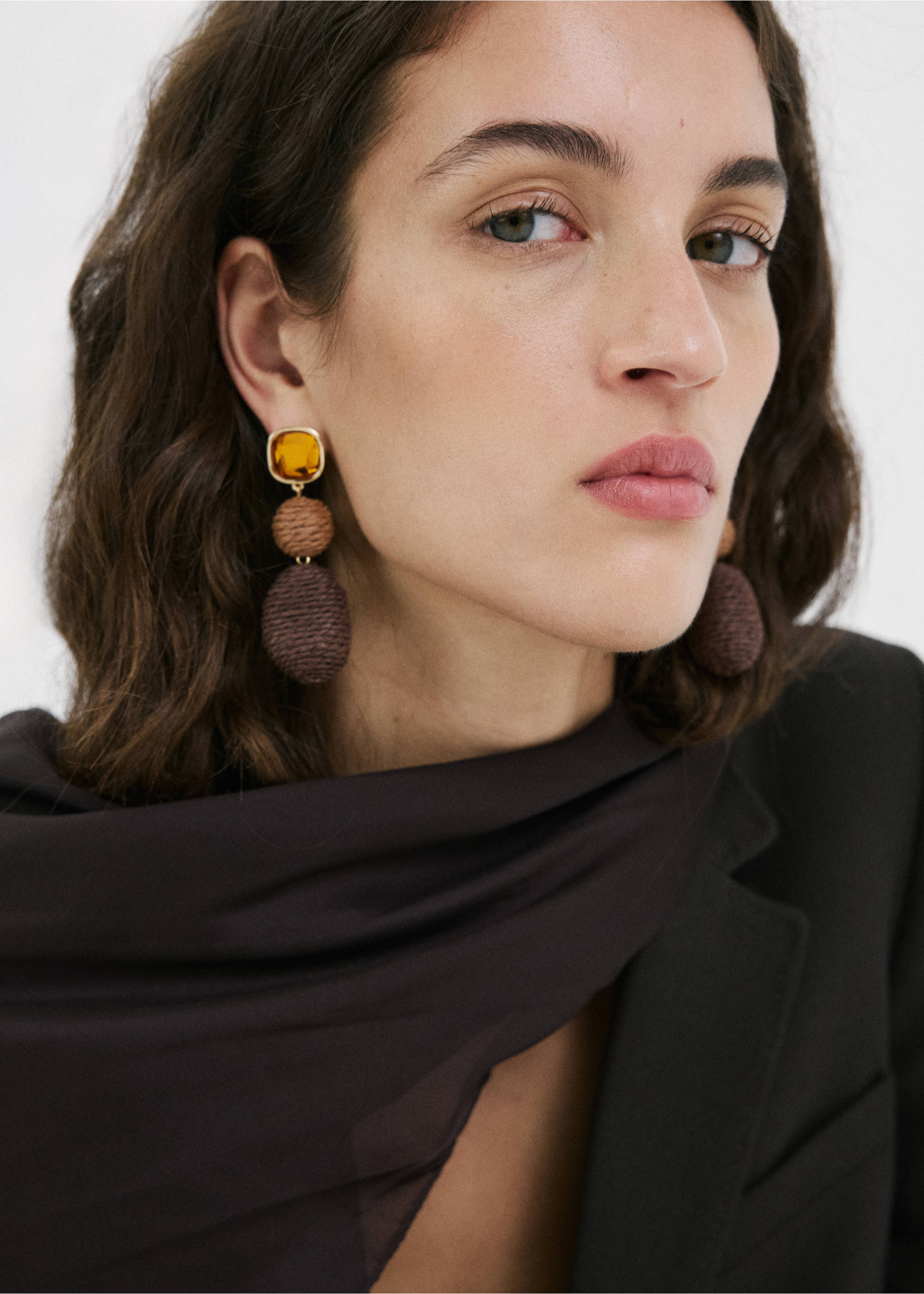 Boucles d’oreilles pendantes fibre naturelle - Plan général, Marron. Ref: 27025982-00.