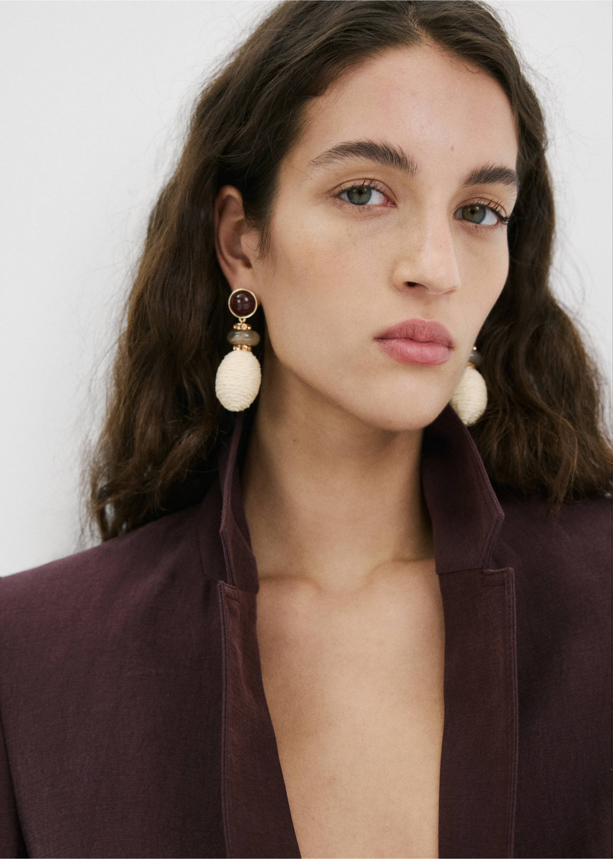 Boucles d’oreilles pendantes fibre naturelle - Plan général, Beige. Ref: 27025983-00.