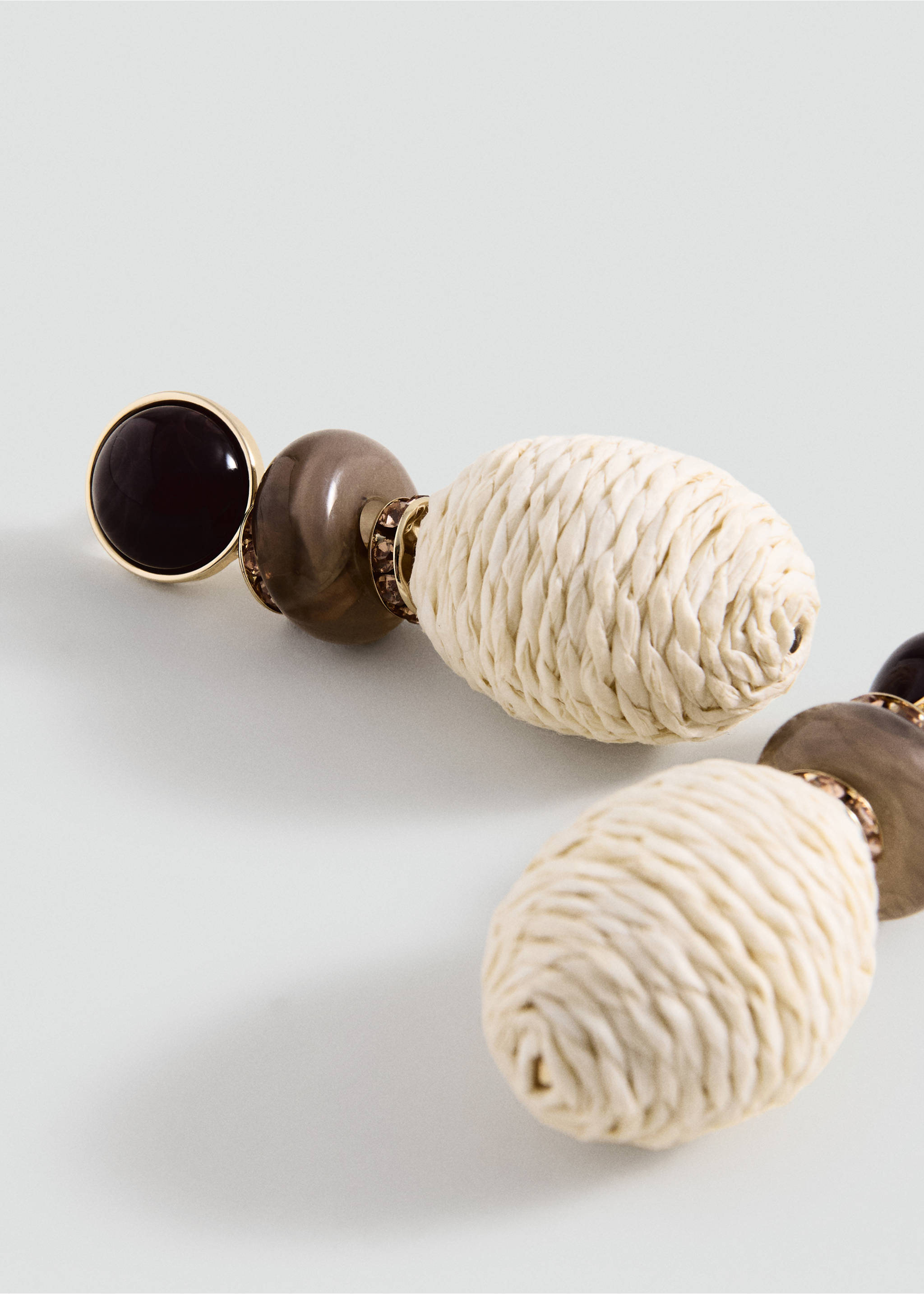 Boucles d’oreilles pendantes fibre naturelle - Plan moyen, Beige. Ref: 27025983-00.