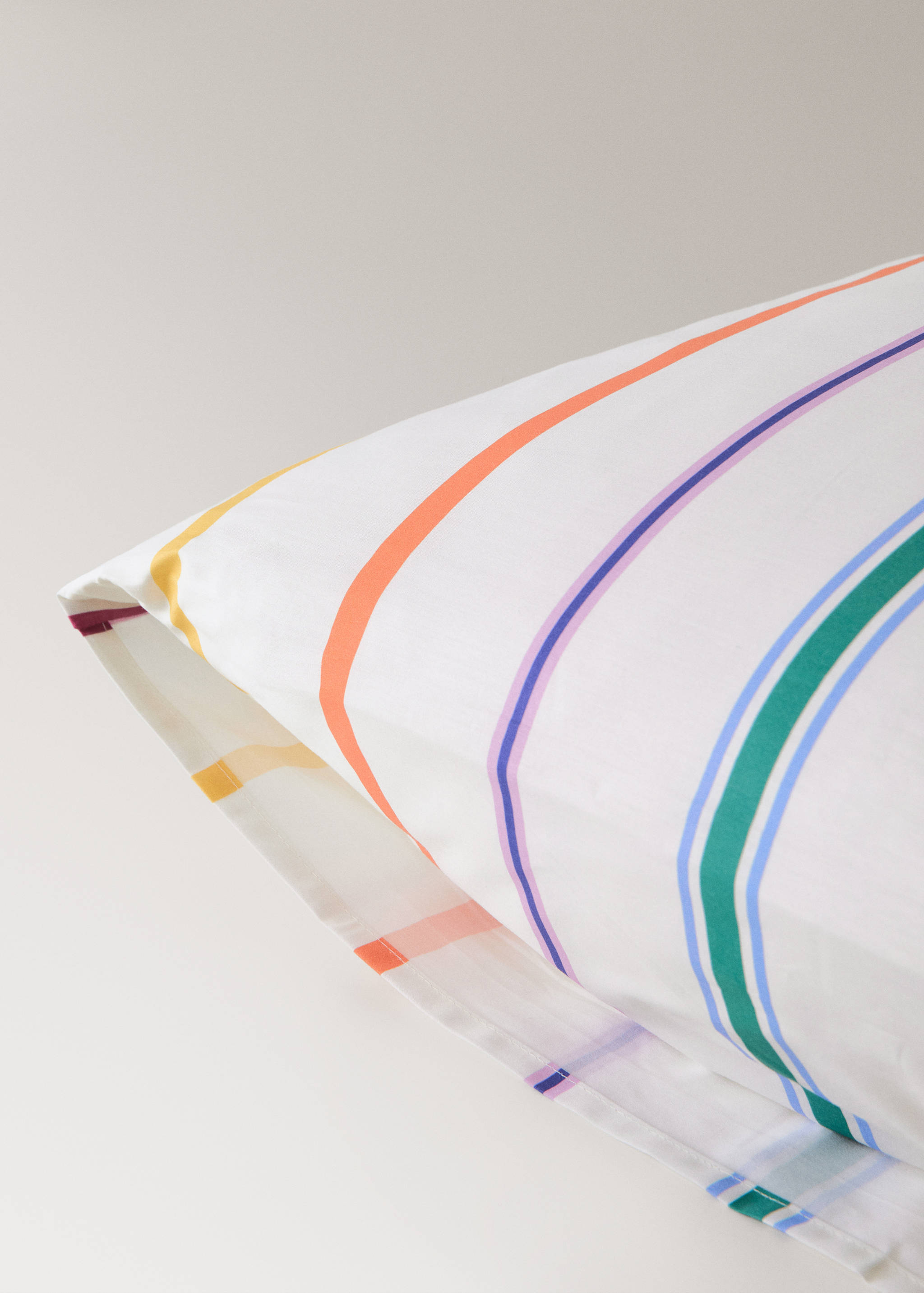 Two multicolour striped percale cotton pillowcases 60x60 cm - Details of the article 2