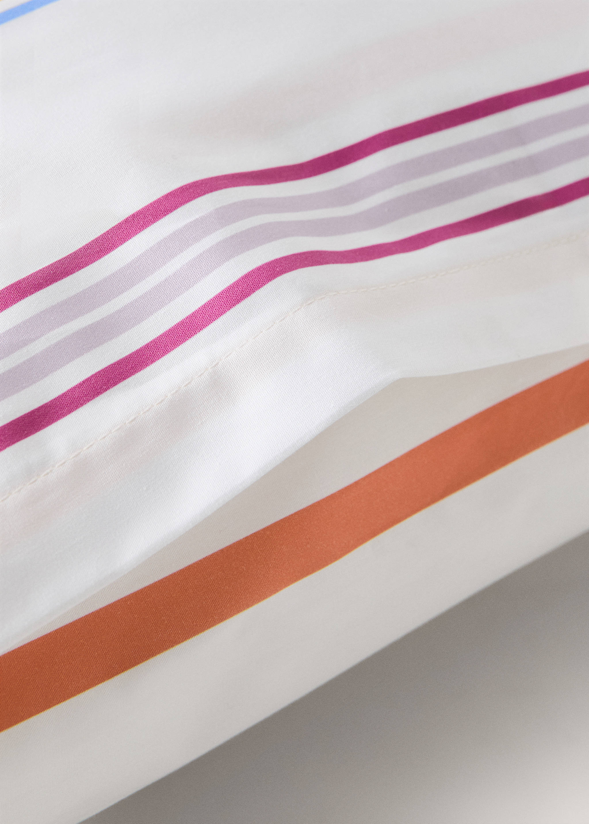 Two multicolour striped percale cotton pillowcases 50x75 cm - Details of the article 1