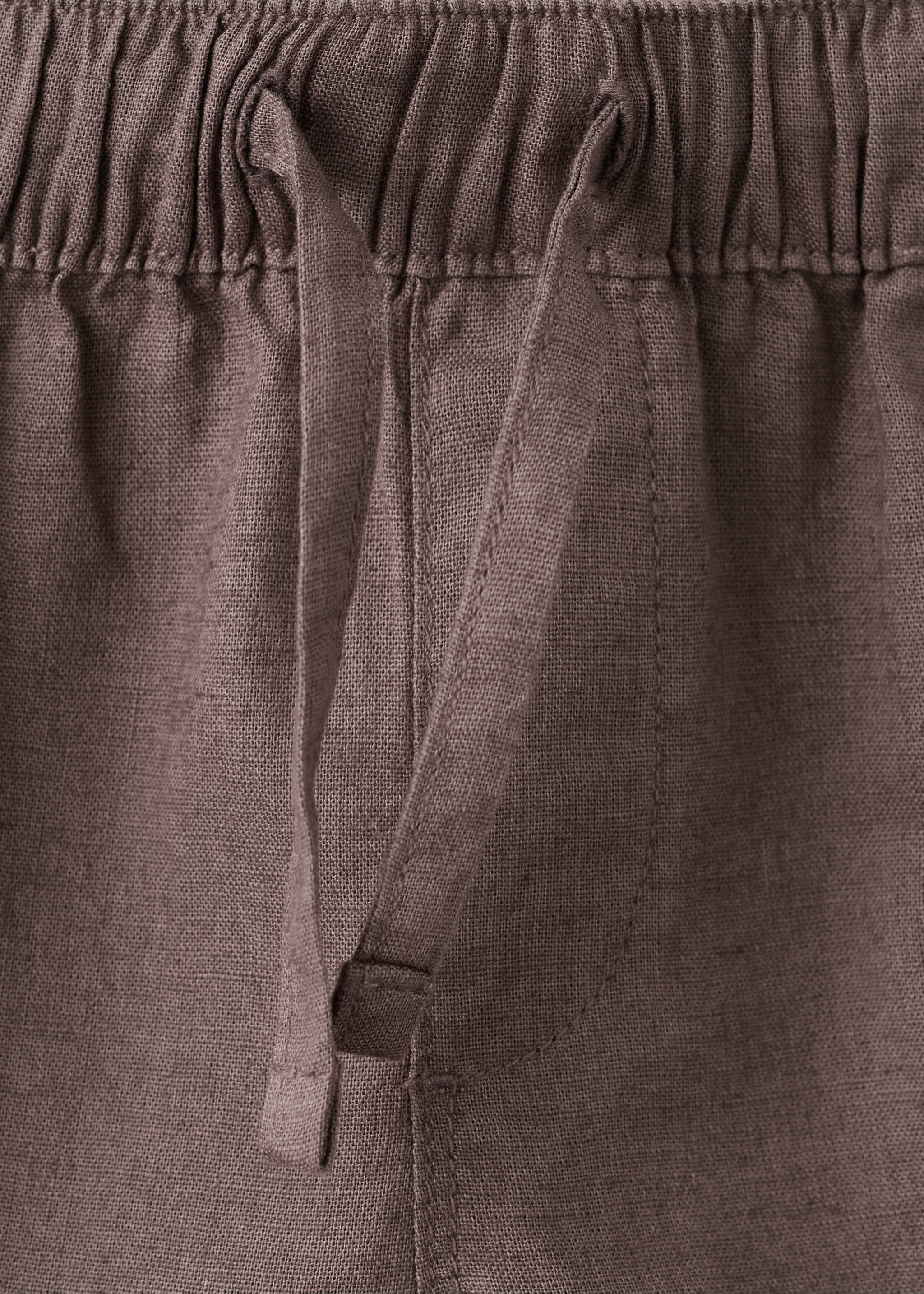 Bermudas cargo mezcla lino y algodón - Detalle del artículo 8, Marrón. Ref: 27026342-00.