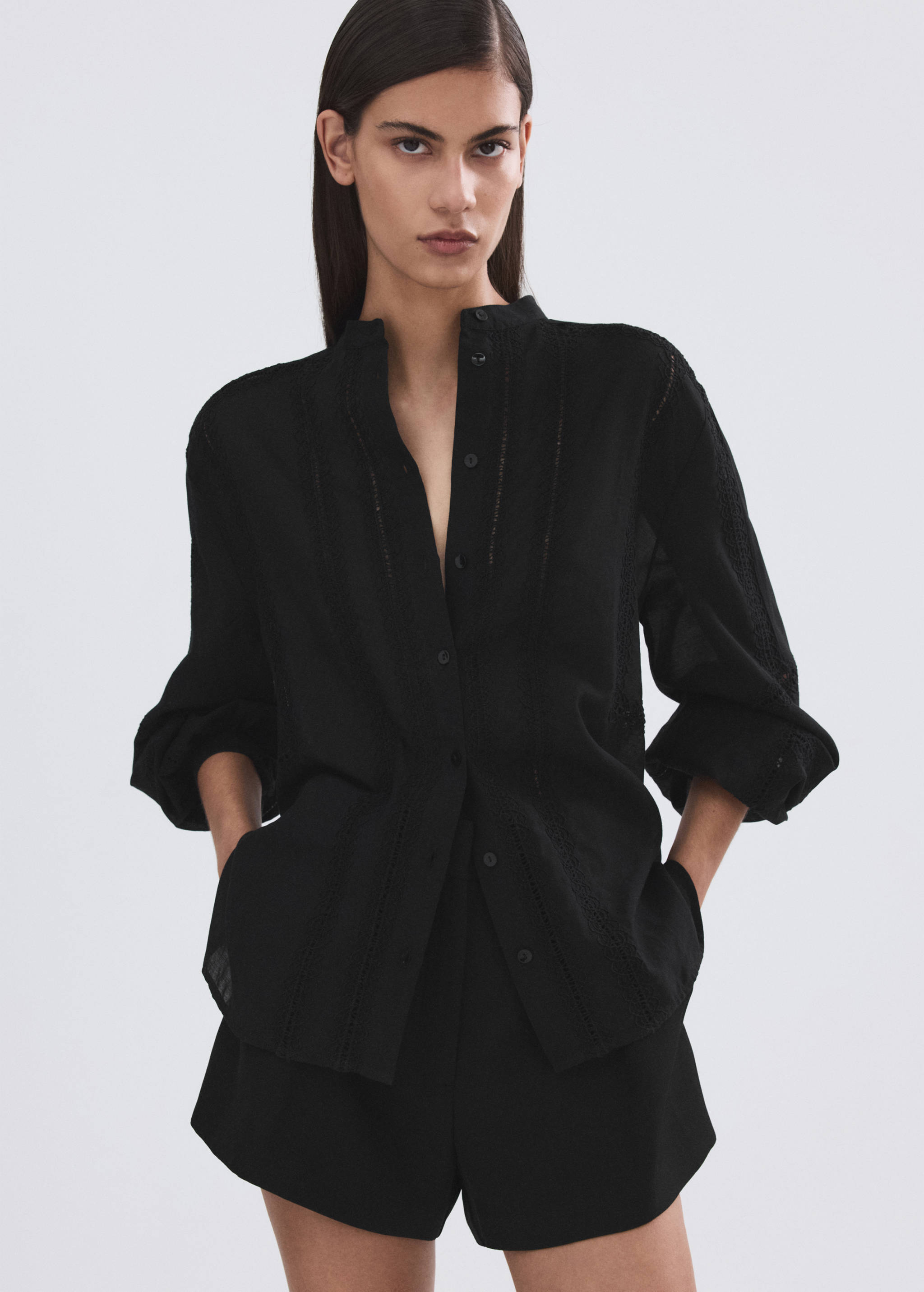 Embroidered openwork blouse - Medium plane