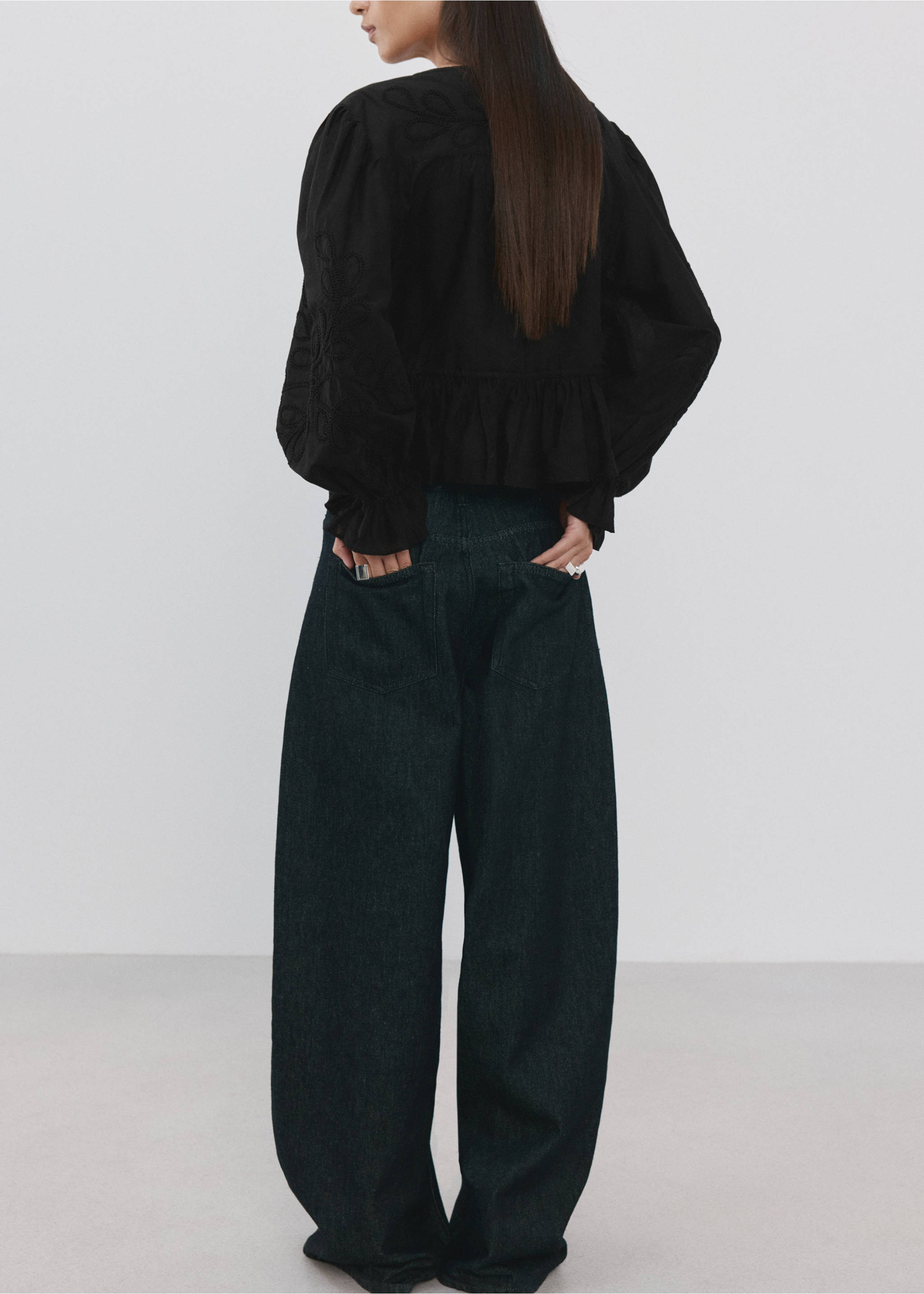 Хлопковая блузка с цветочной вышивкой - Обратная сторона изделия, Черный. Ref: 27026346-00.