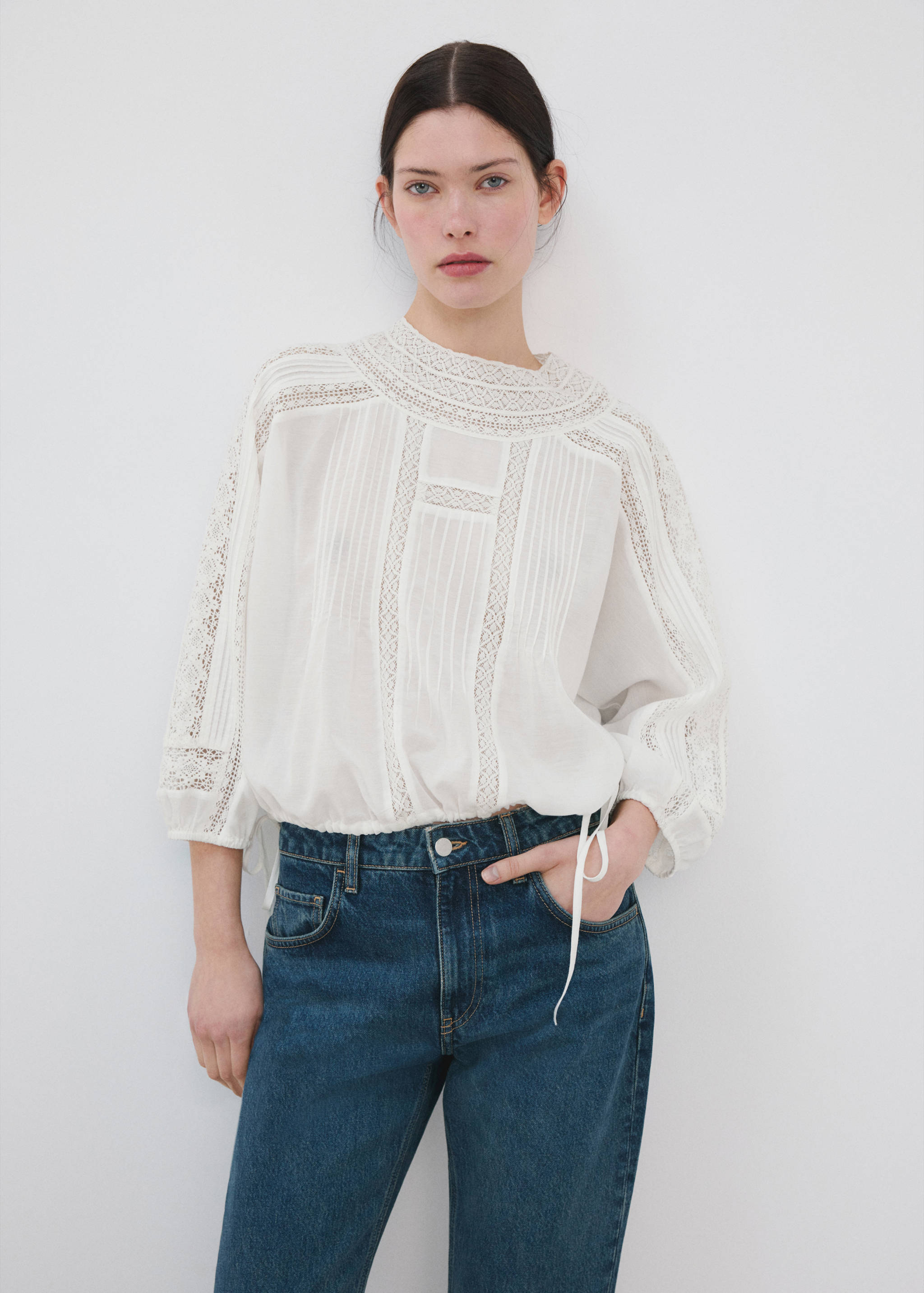Embroidered openwork blouse - Medium plane