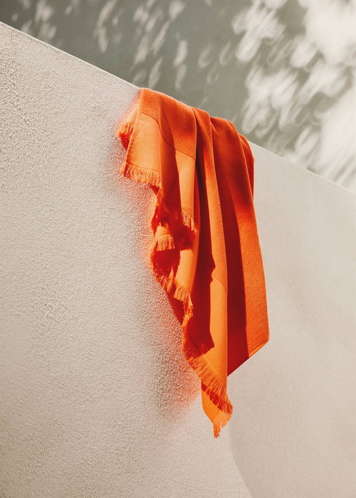 Plain overdyed beach towel with tassels — Orange