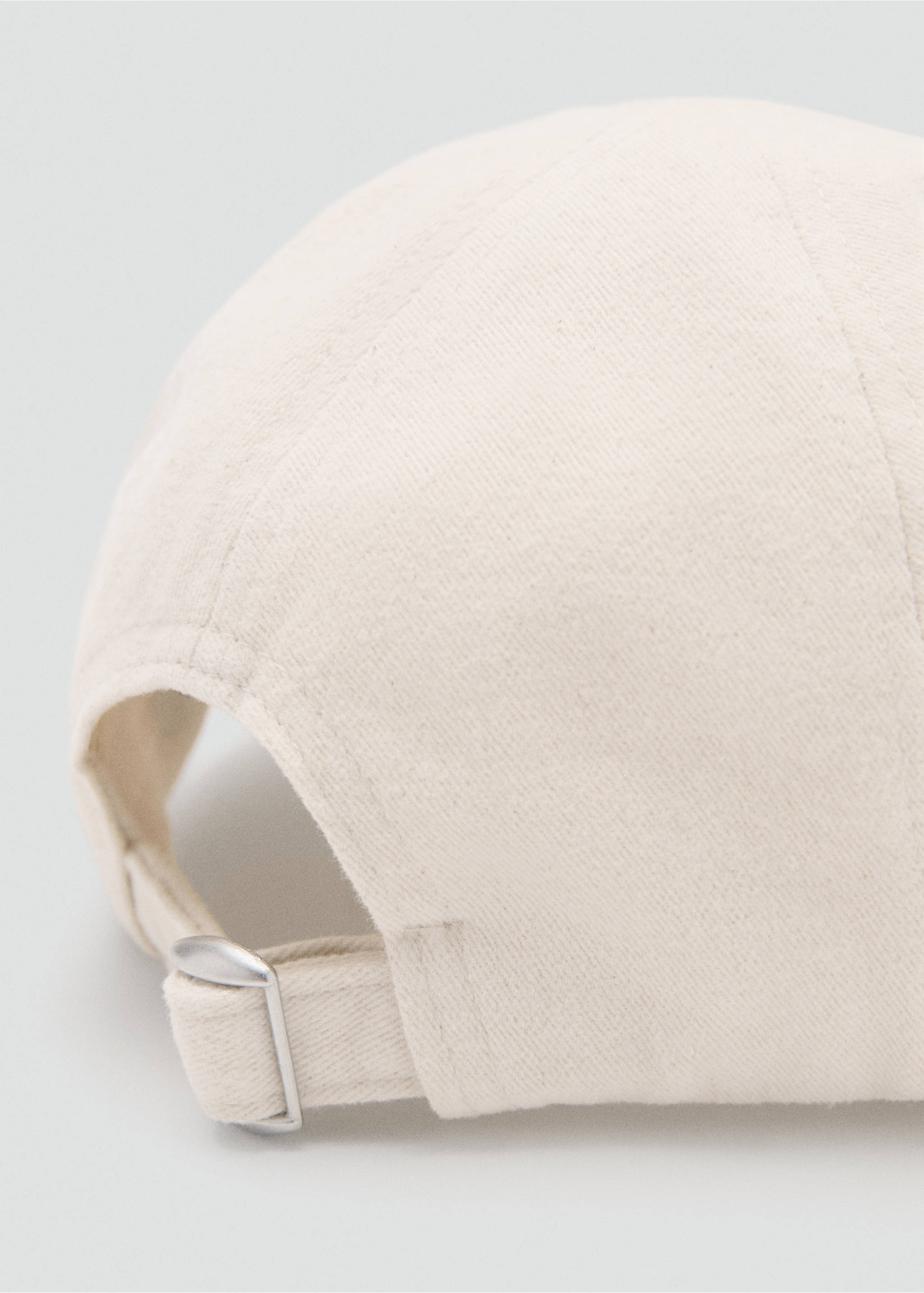 Gorra texto bordado - Detalle del artículo 2, Crudo. Ref: 27026356-00.