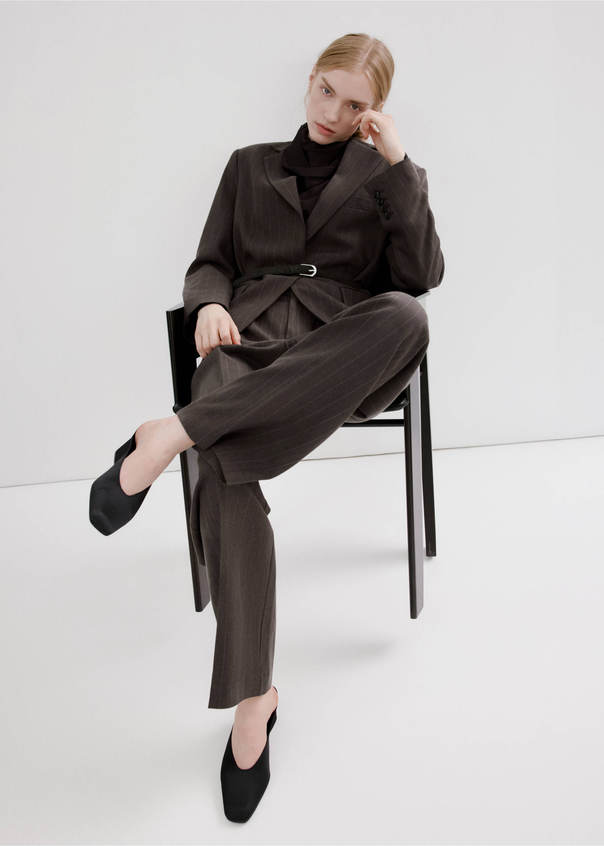 Lyocell suit trousers - Details of the article 2, Chocolate. Ref: 27026357-00.