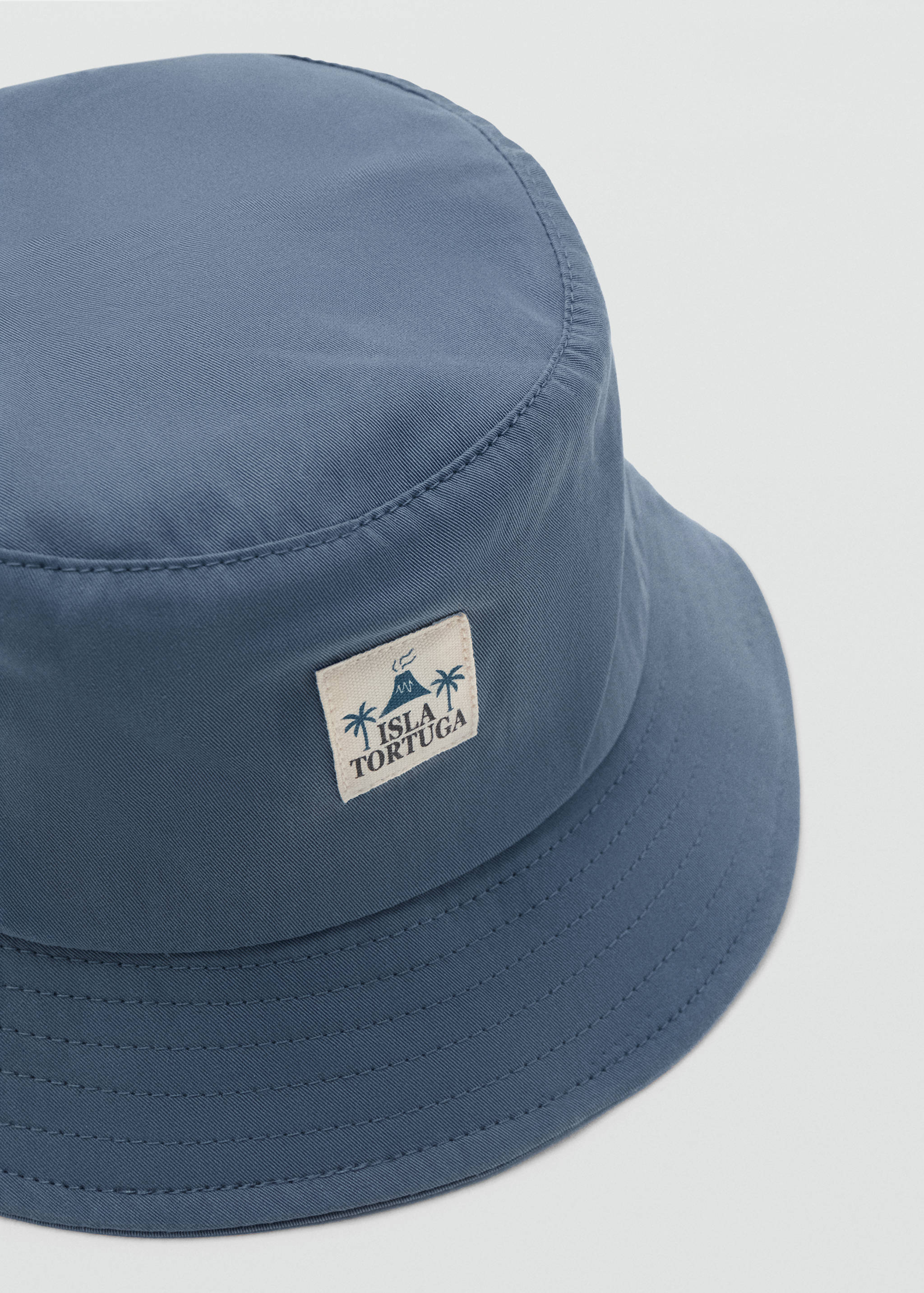 Gorro bucket bordado - Plano medio