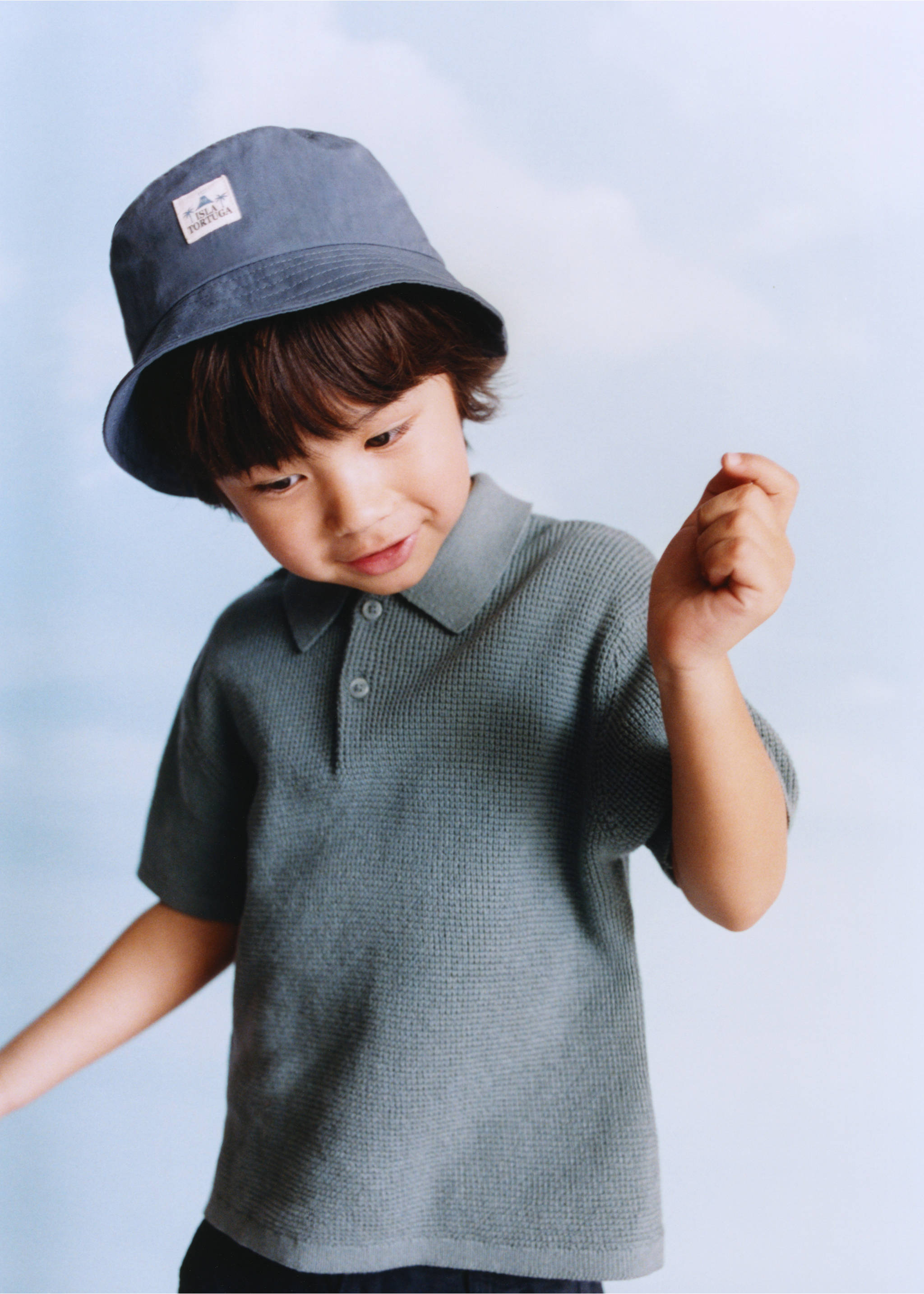 Embroidered bucket hat - Details of the article 6, Blue. Ref: 27026359-00.