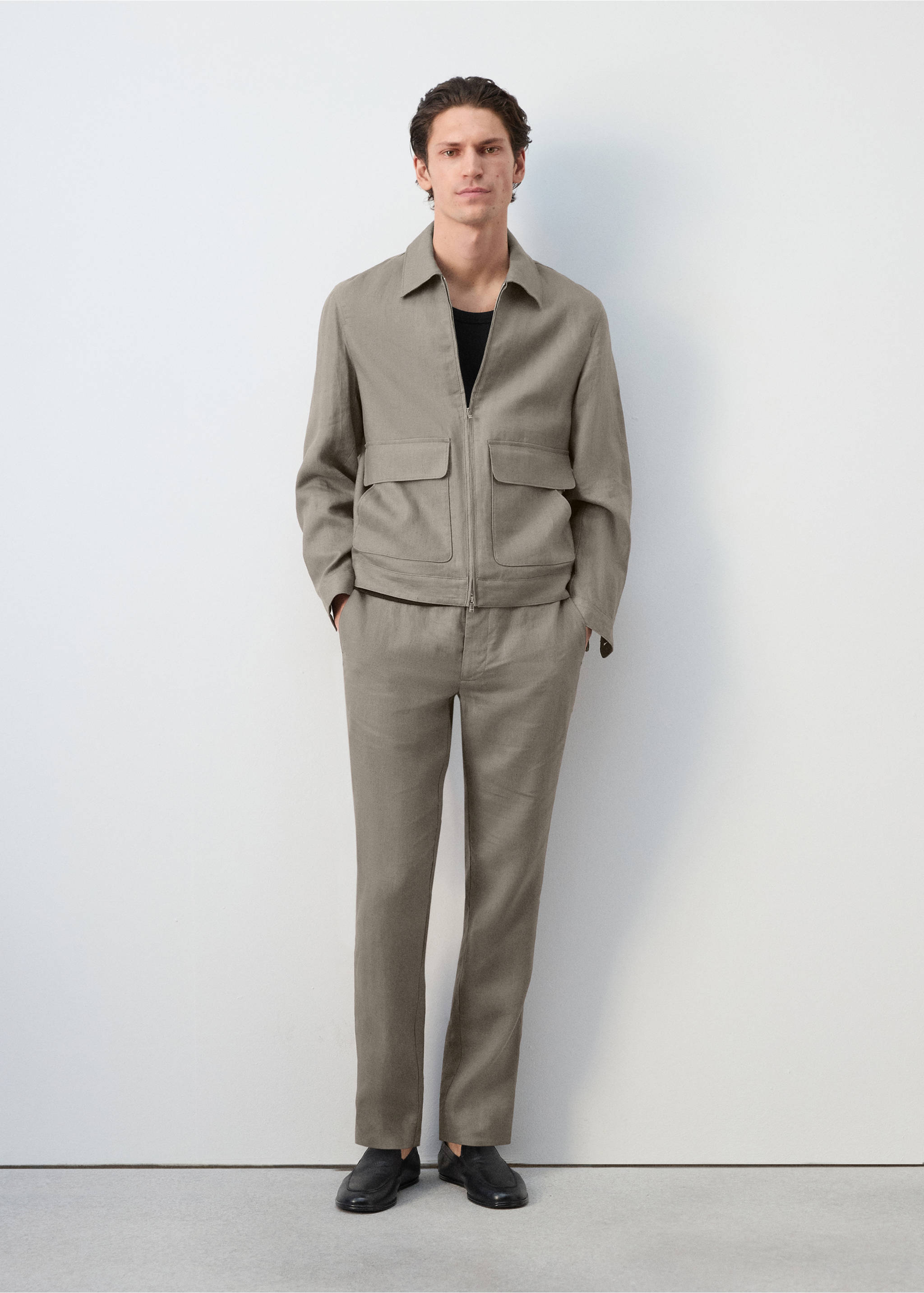 Pantalón 100% lino slim fit - Plano general, Gris visón. Ref: 27026711-03.