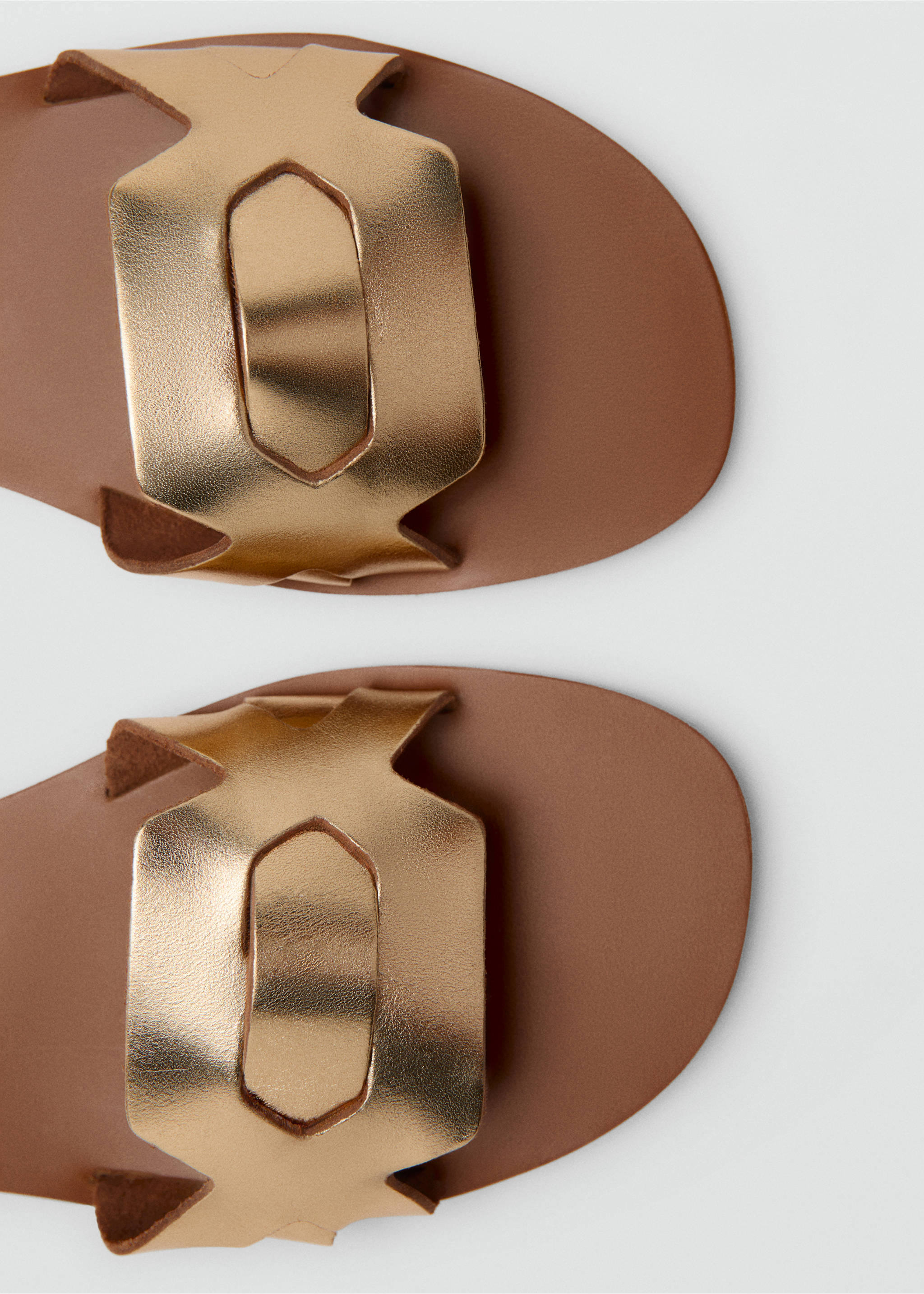 صنادل جلدية بأشرطة - تفاصيل المنتج 2, ذهبي. Ref: 27026713-00.