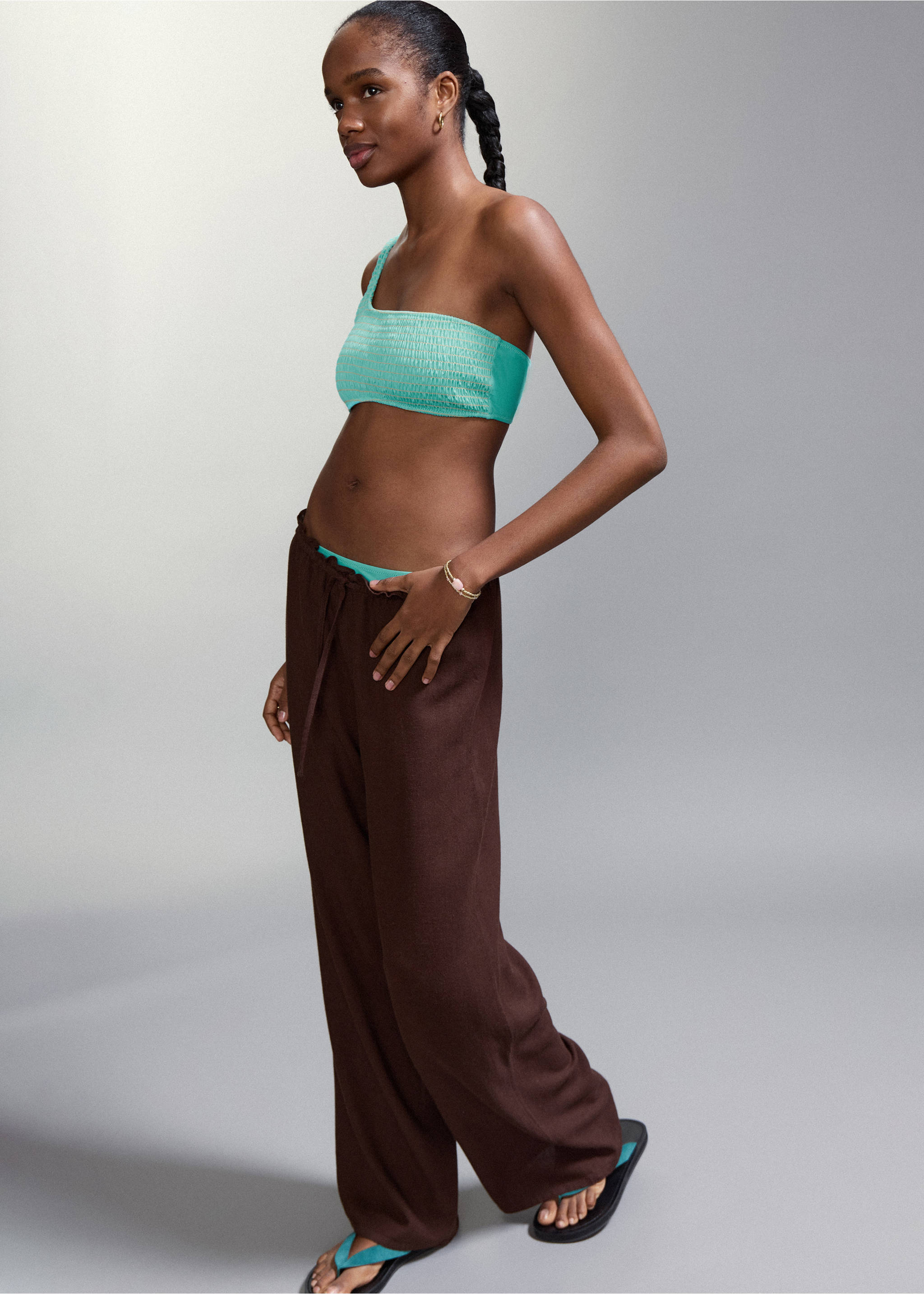 Biquini asimètric calceta mitjana - Pla general, Turquesa. Ref: 27026714-00.