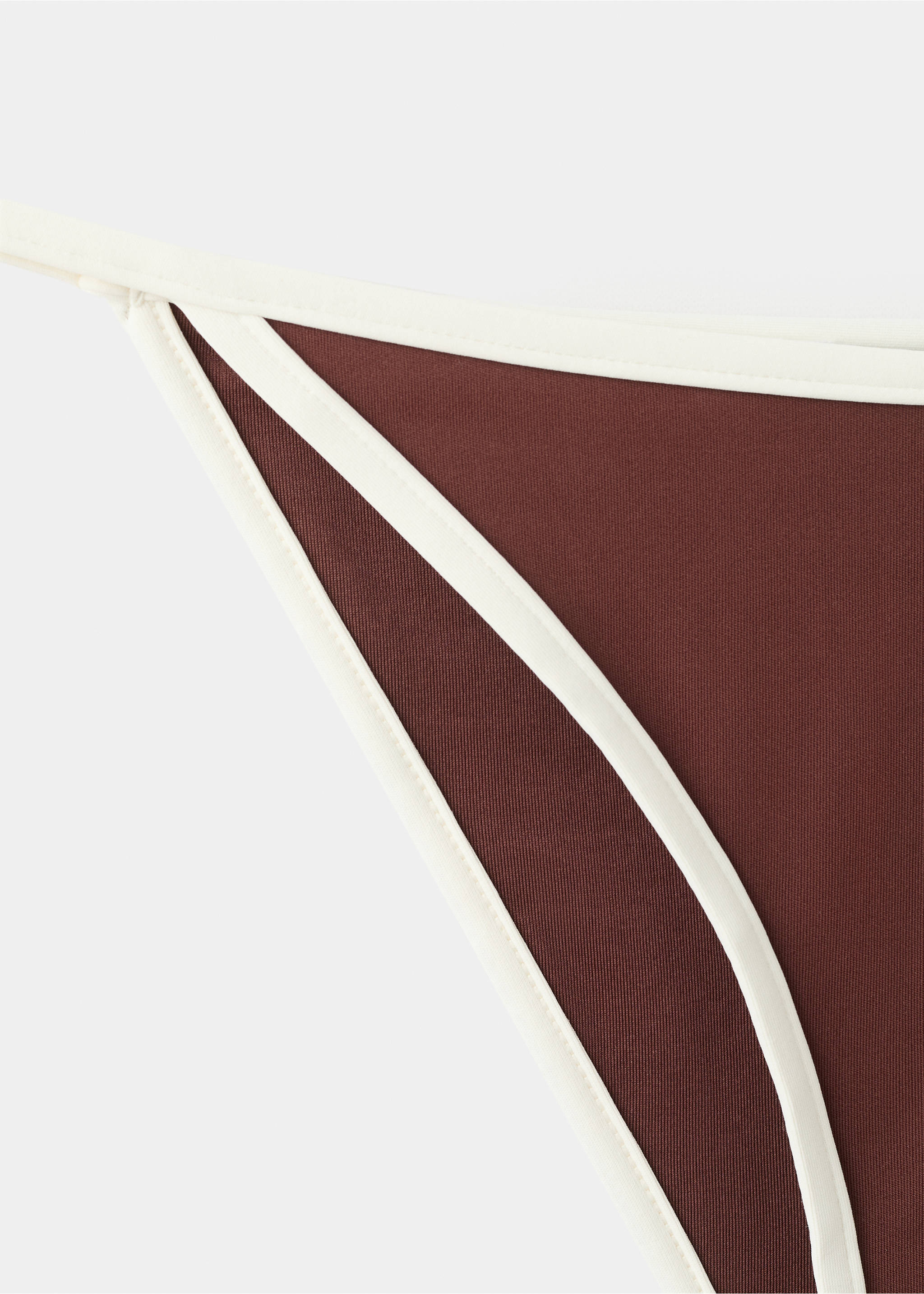 Bikini bottom with contrasting trims - Details of the article 8, Brown. Ref: 27026721-00.