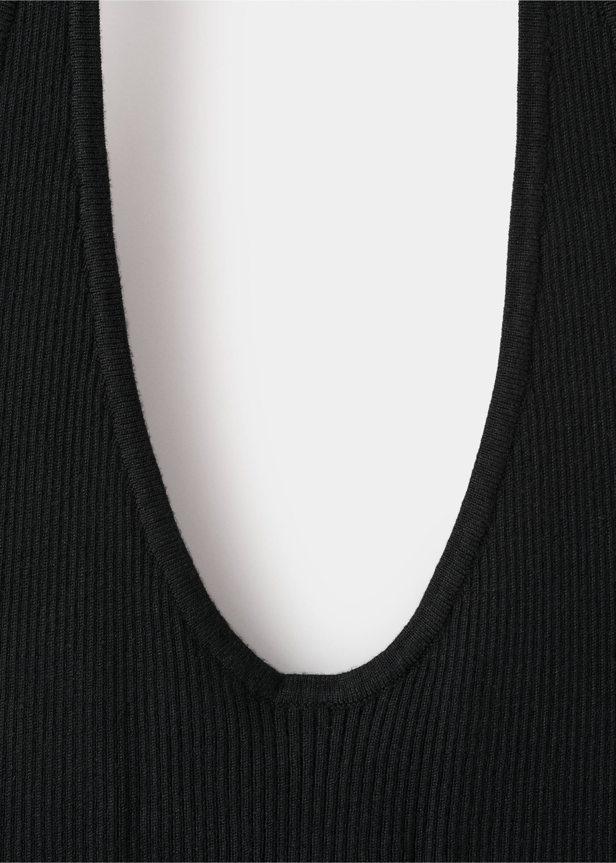 Топ в рубчик с американской проймой - Деталь изделия 0, Черный. Ref: 27026731-00.