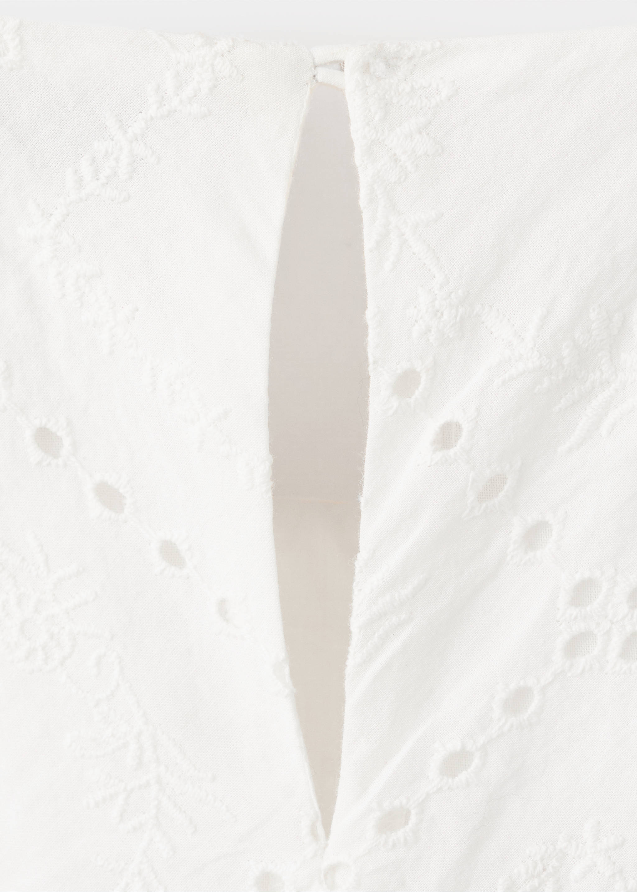 Short balloon dress - Details of the article 8, White. Ref: 27026732-00.