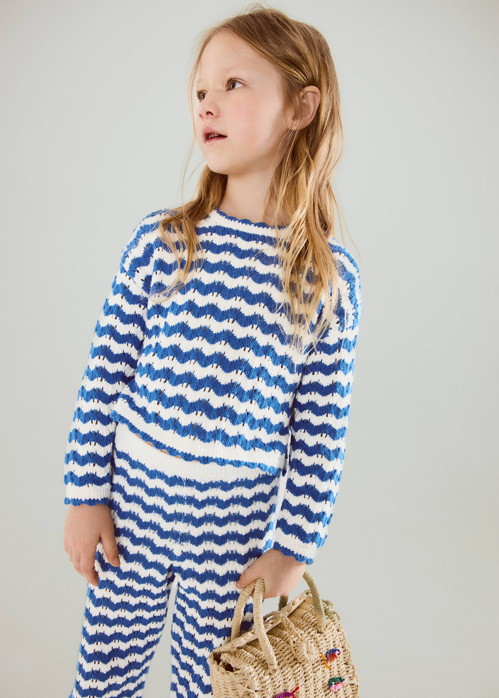 Two-tone striped crochet sweater - General plane