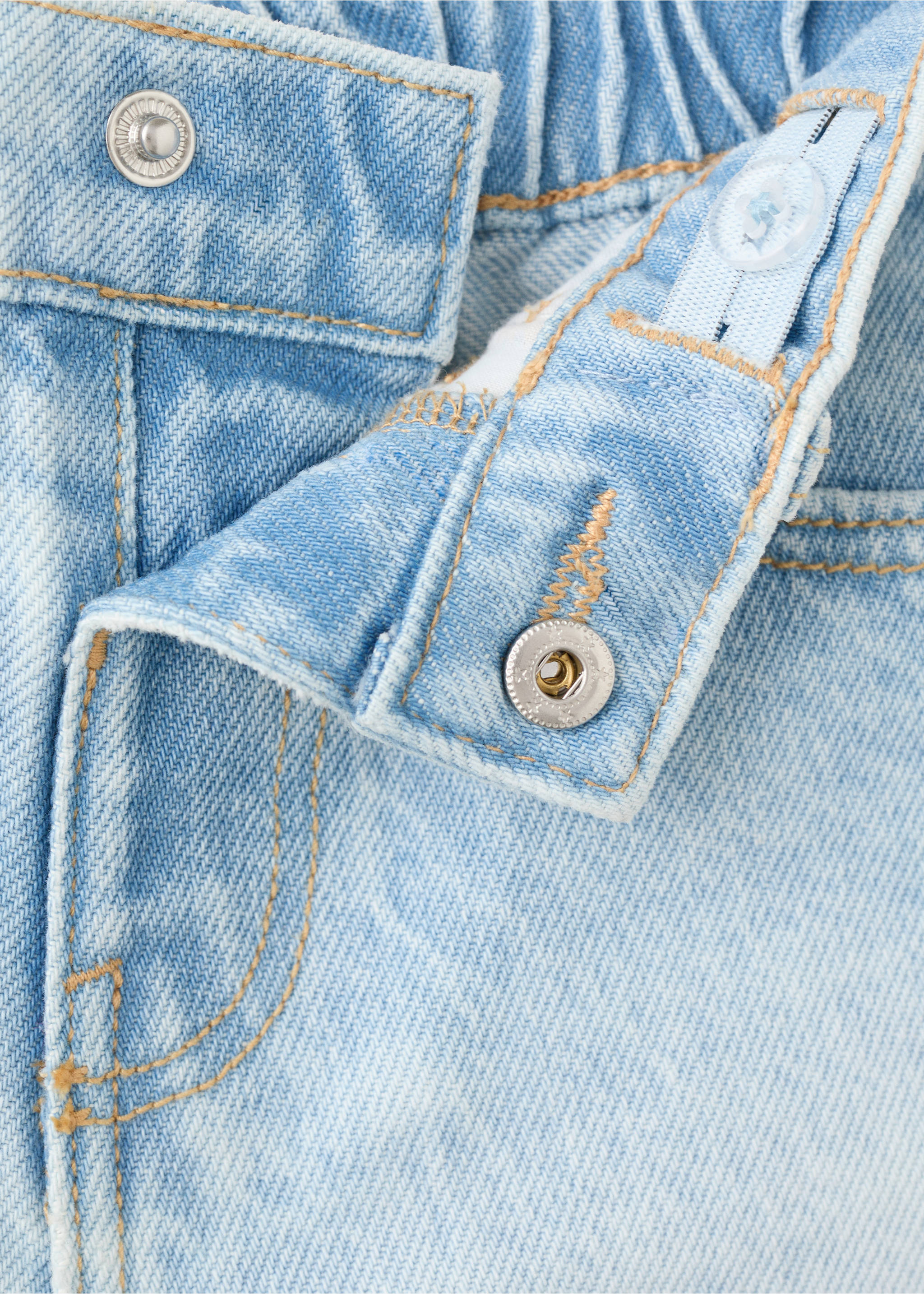 Straight-fit denim bermuda shorts - Details of the article 8, Light Blue. Ref: 27026735-00.