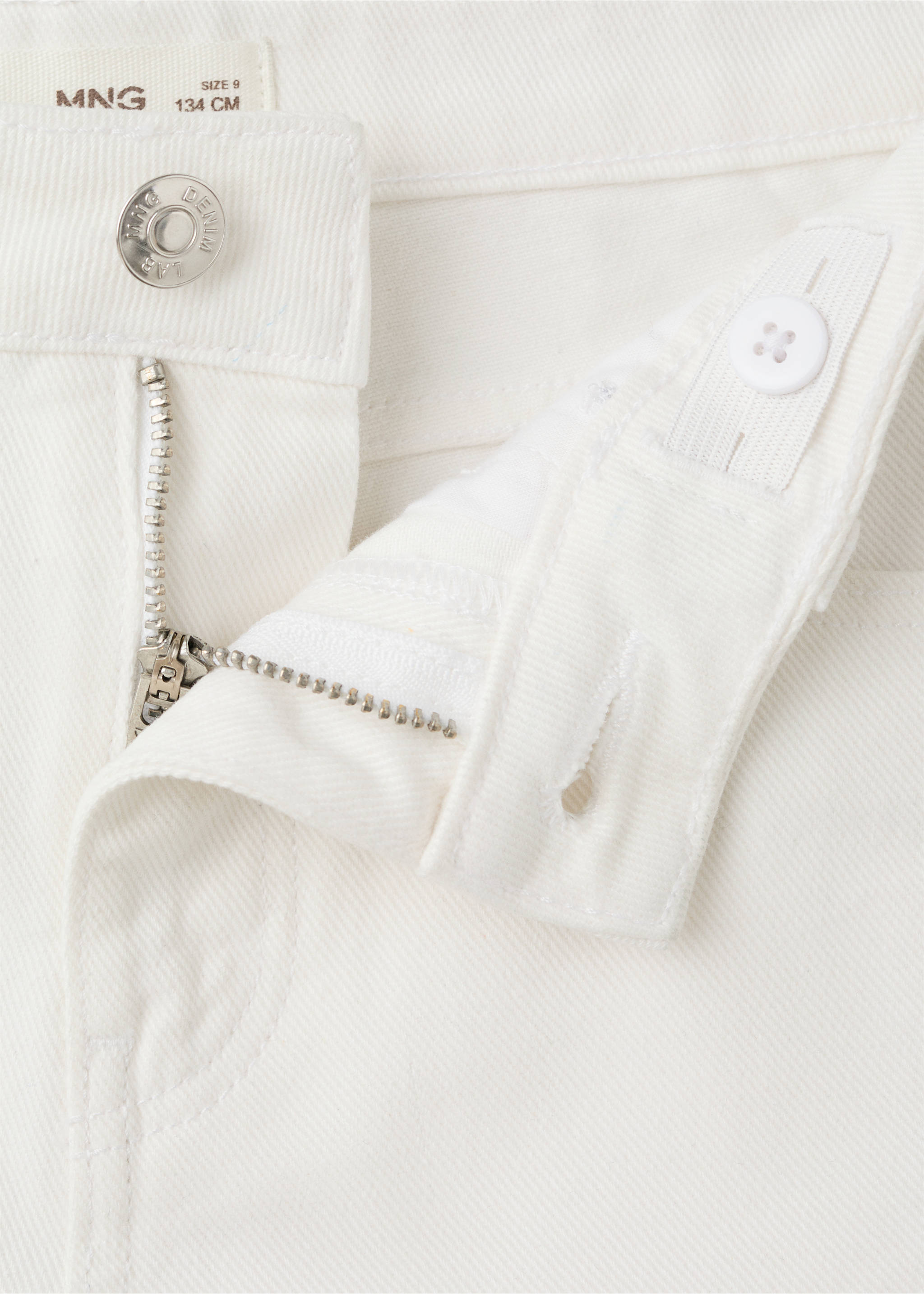 Denim Bermuda shorts - Details of the article 8, White. Ref: 27026736-00.