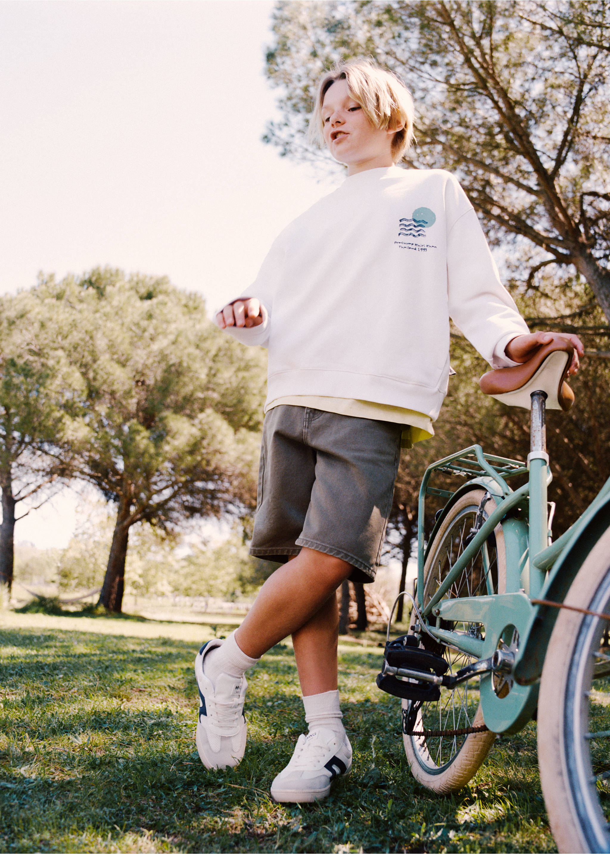 Denim Bermuda shorts - Details of the article 5, Khaki. Ref: 27026736-00.