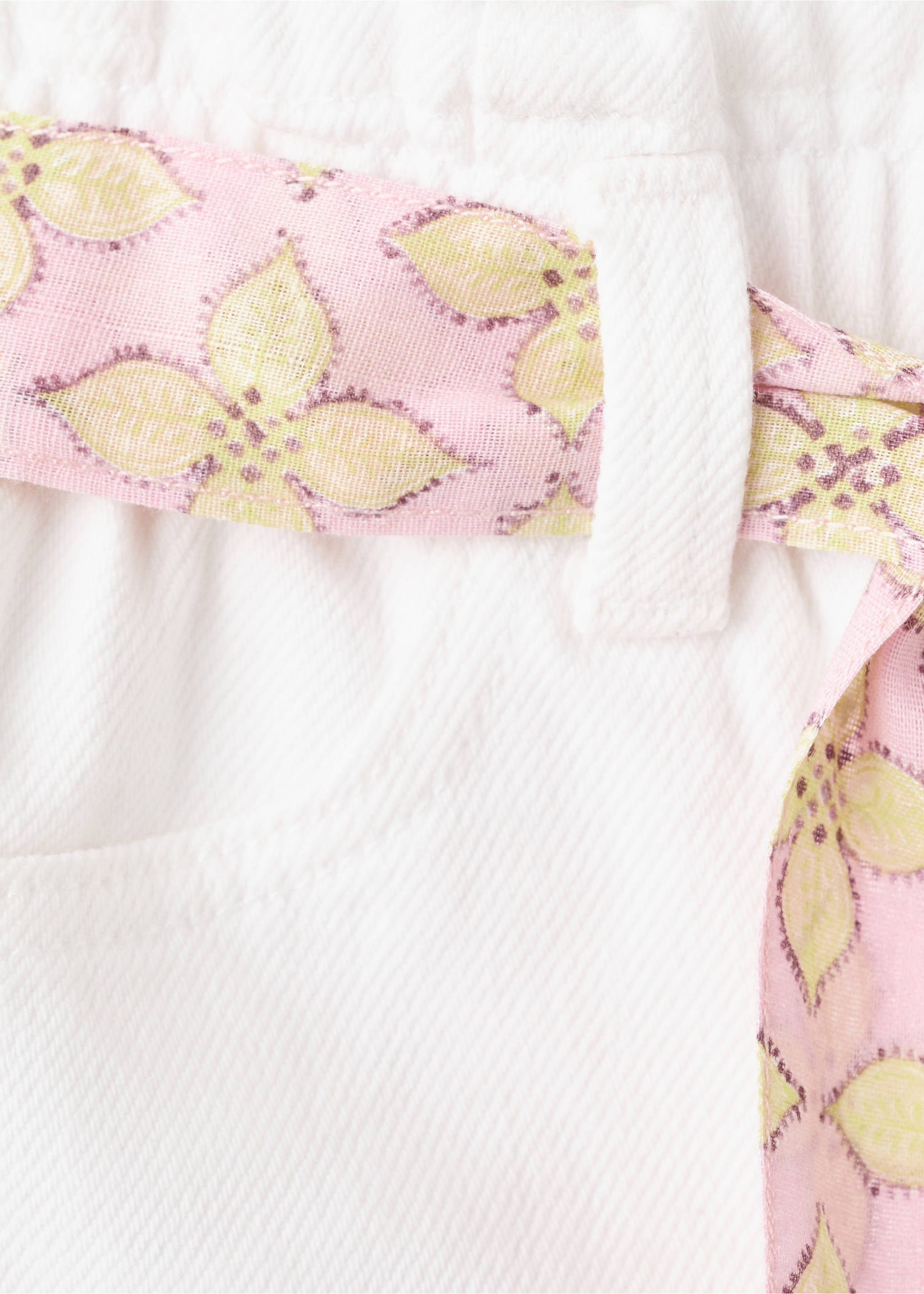 Denim shorts with a bow detail - Details of the article 8, White. Ref: 27026739-00.