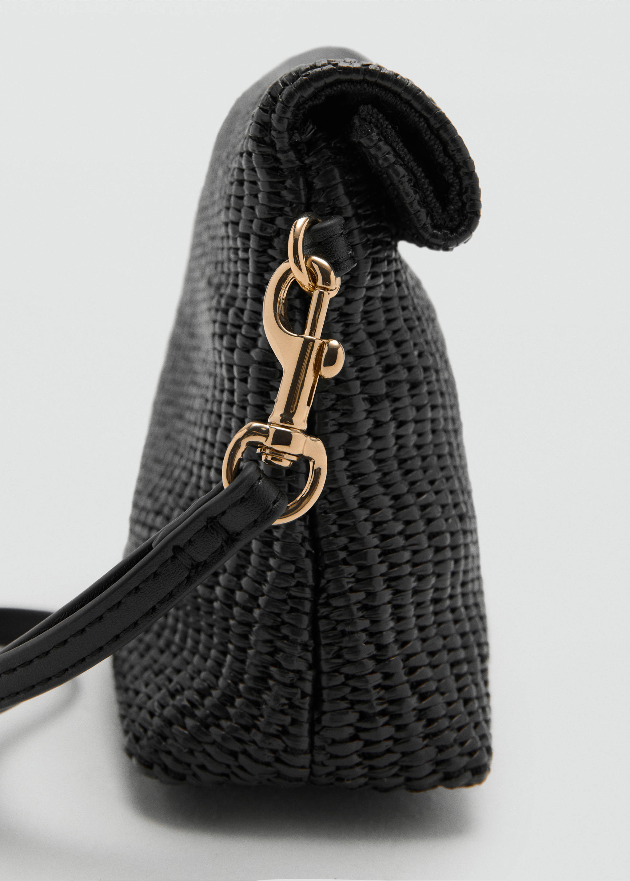 Flap pouch - Details of the article 1, Black. Ref: 27026746-00.