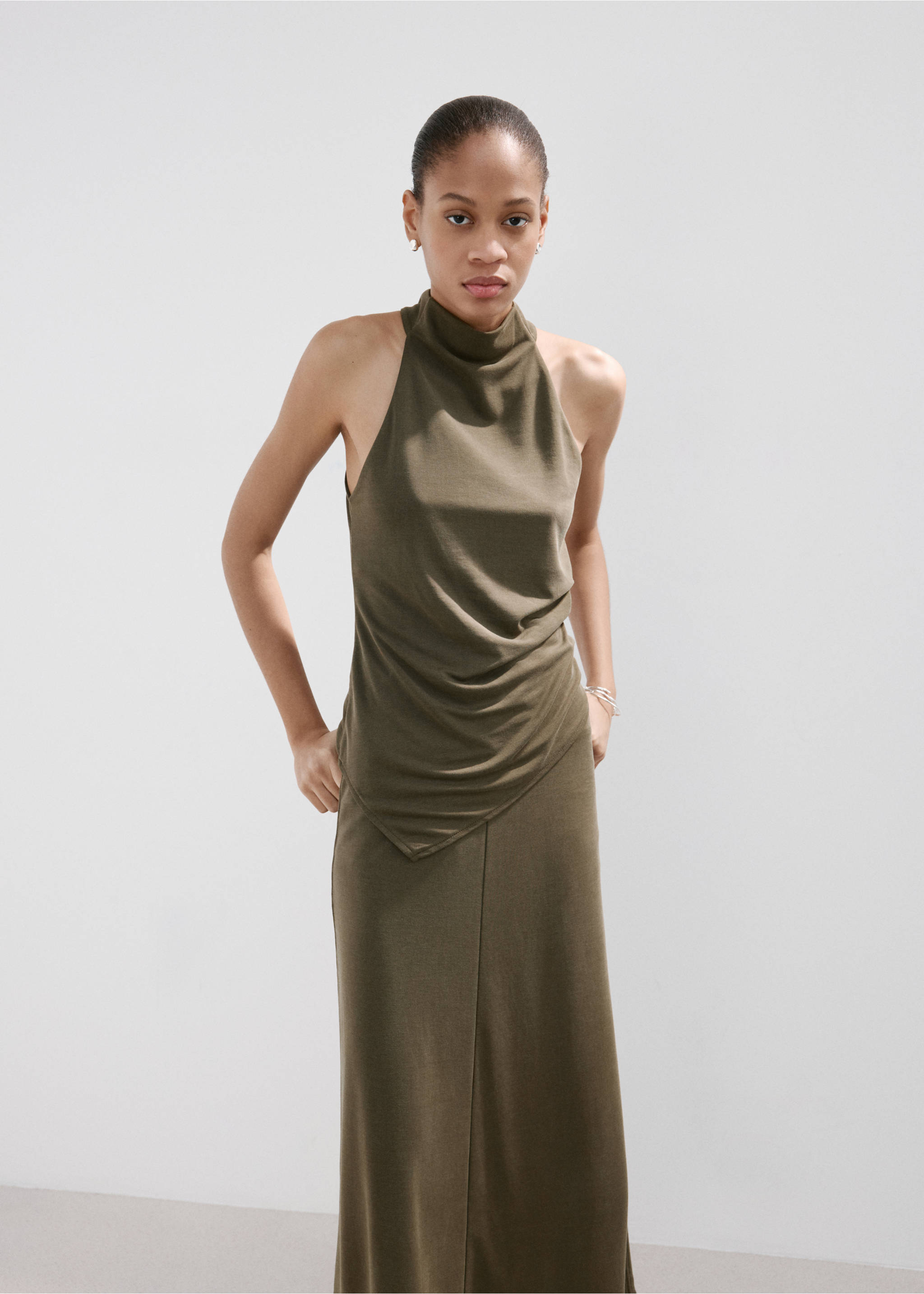 Top asimétrico fruncido - Detalle del artículo 1, Khaki. Ref: 27027143-01.