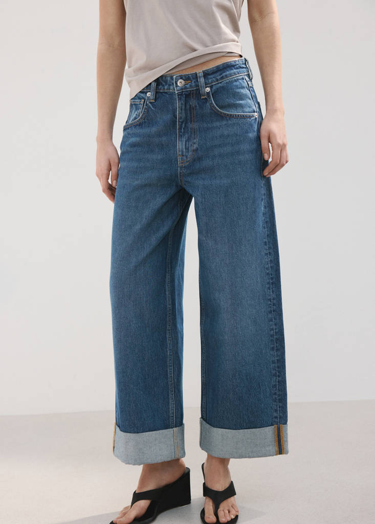 Jeans wide leg bajo vuelto