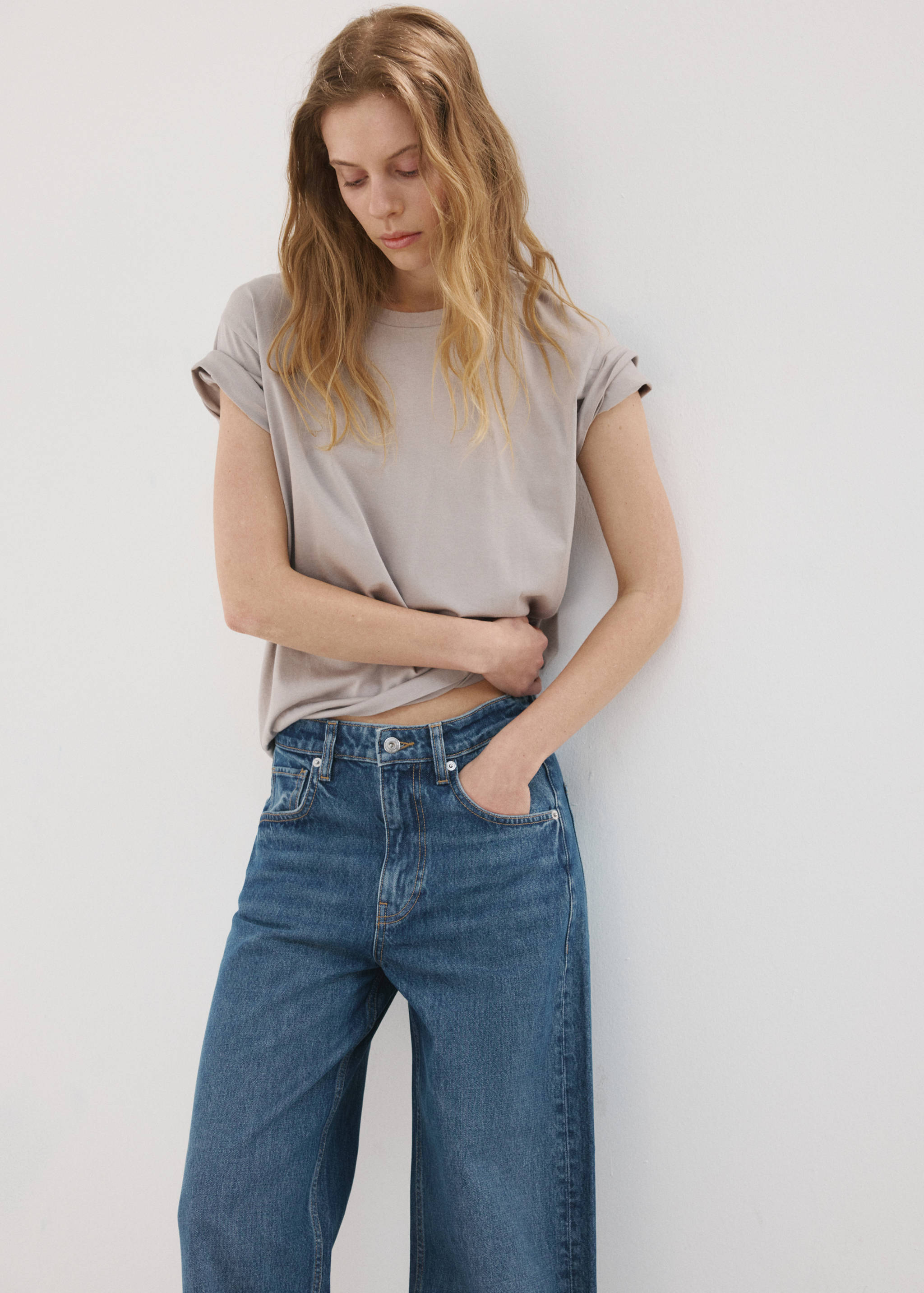 Wide leg jeans with turn-up hem - Details of the article 1