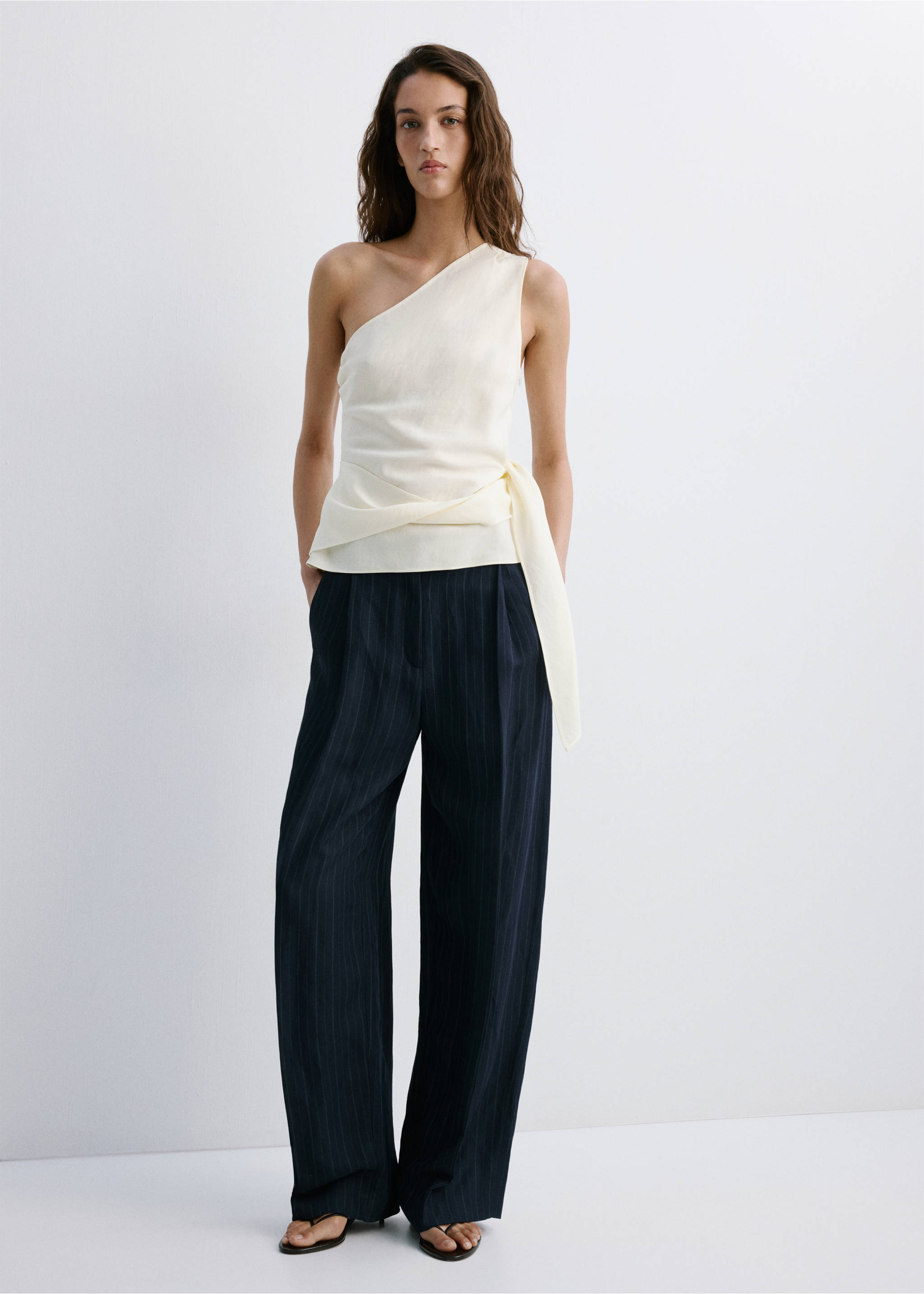 Asymmetrical lyocell top - General plane, Off White. Ref: 27027152-01.