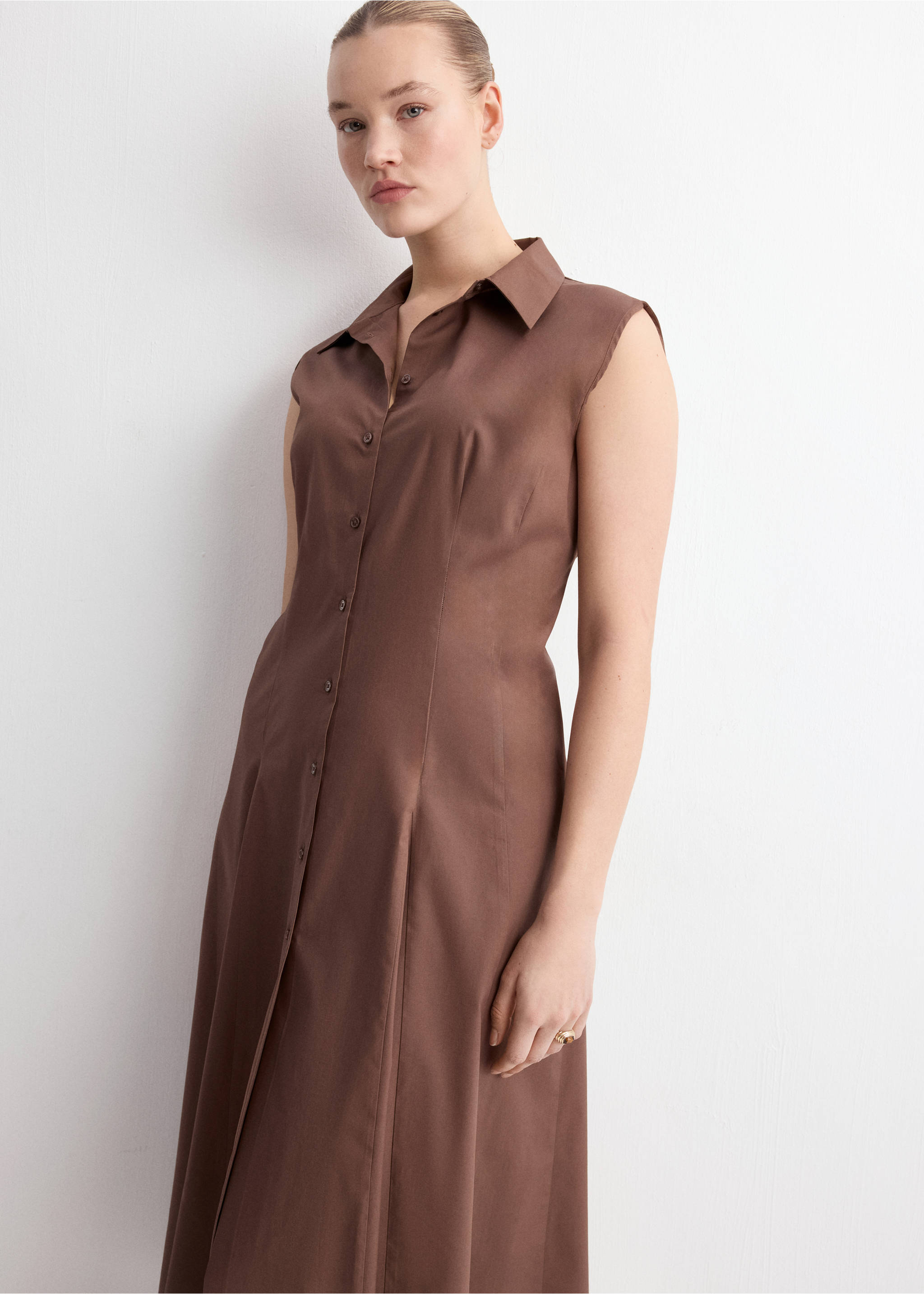 Vestido camiseiro de liocel - Pormenor do artigo 5, Castanho. Ref: 27027153-04.