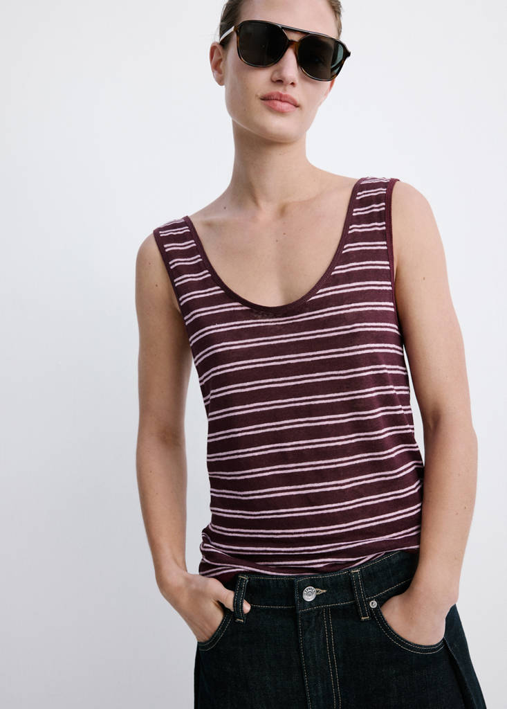 Linen top with round neckline — Maroon