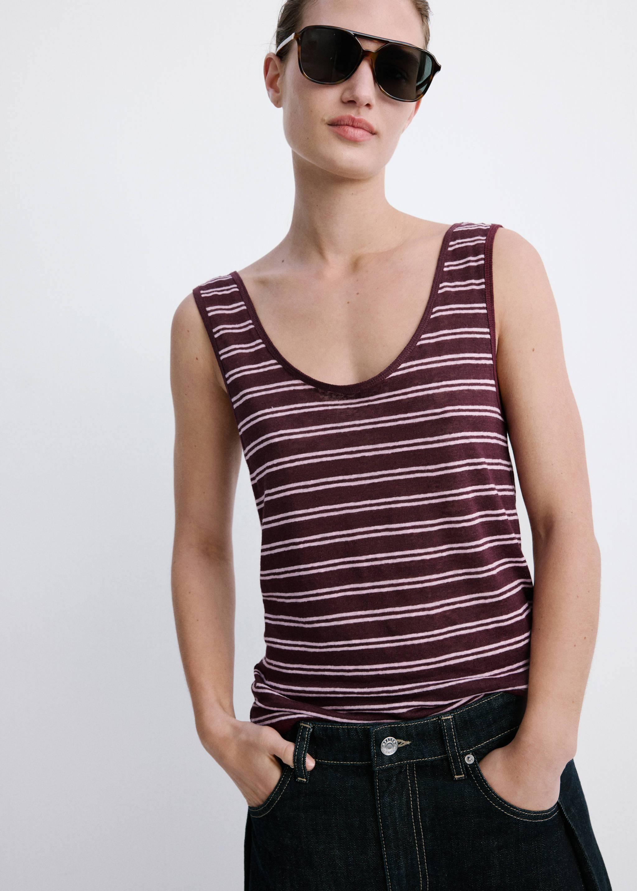 Linen top with round neckline - Medium plane