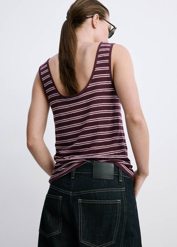 Linen top with round neckline — Maroon